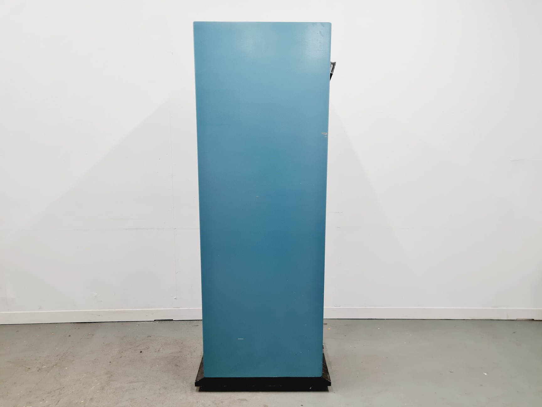 Image of Metal Server Raking 