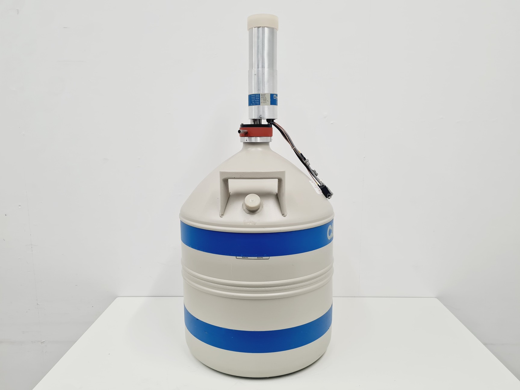 Image of Canberra Dewar with Canberra GR2520 Detector