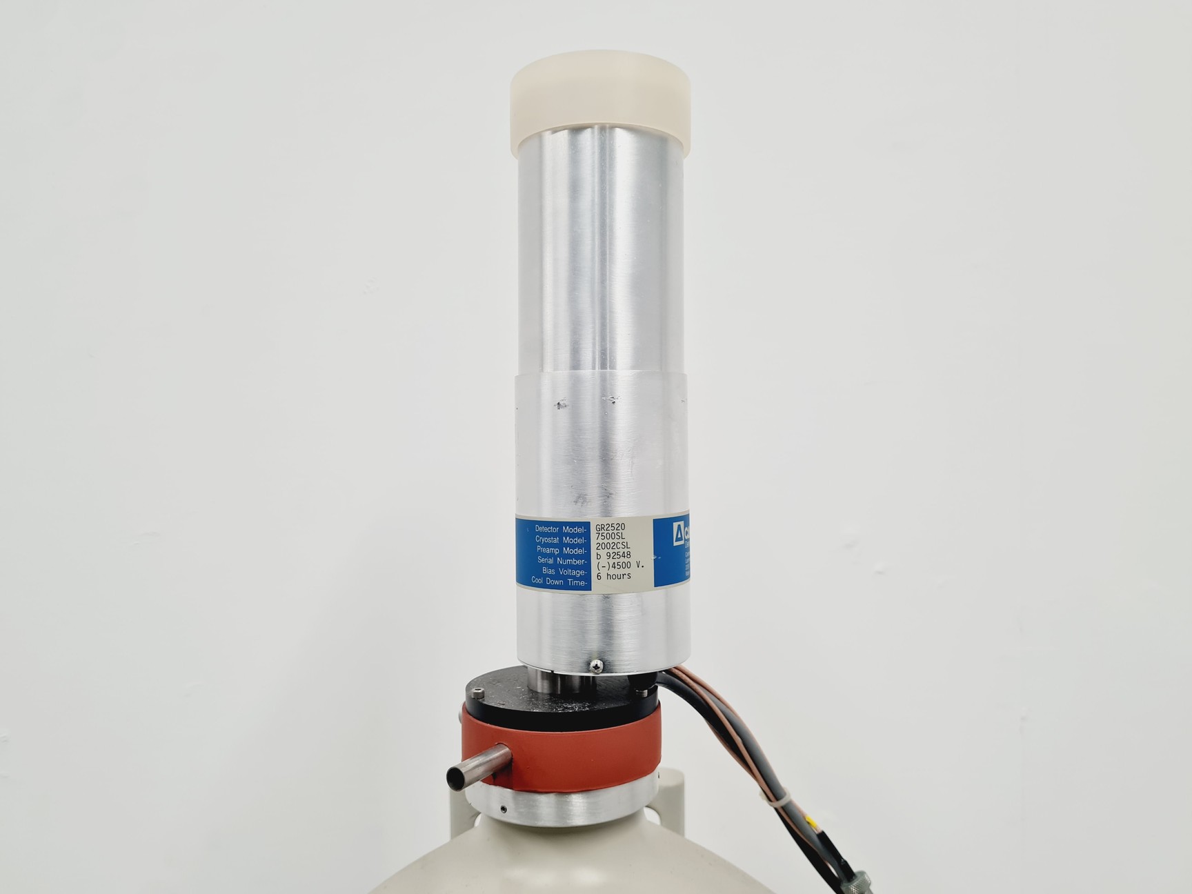 Image of Canberra Dewar with Canberra GR2520 Detector