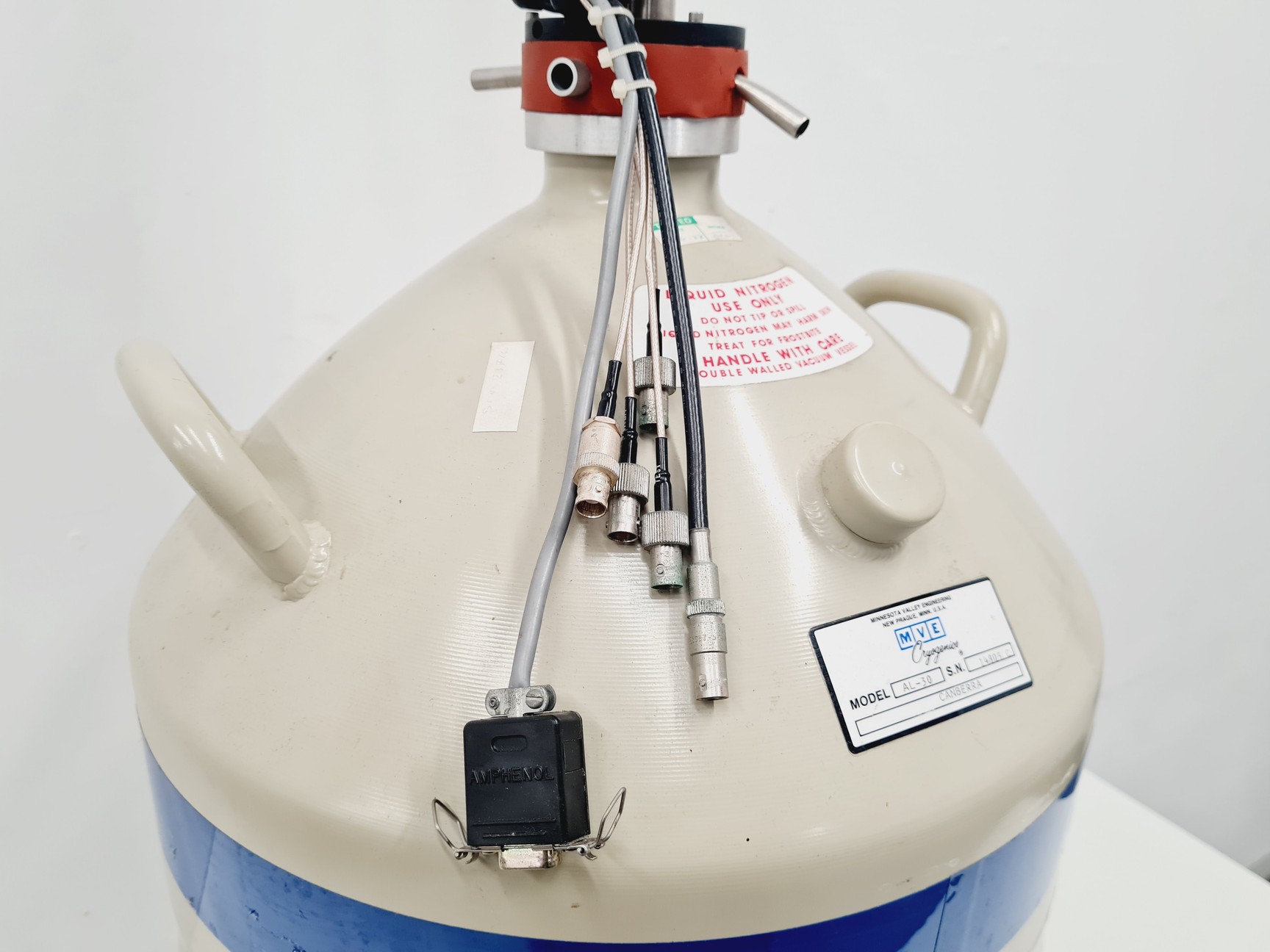 Image of Canberra Dewar AL-30 with Canberra GR3519 Detector