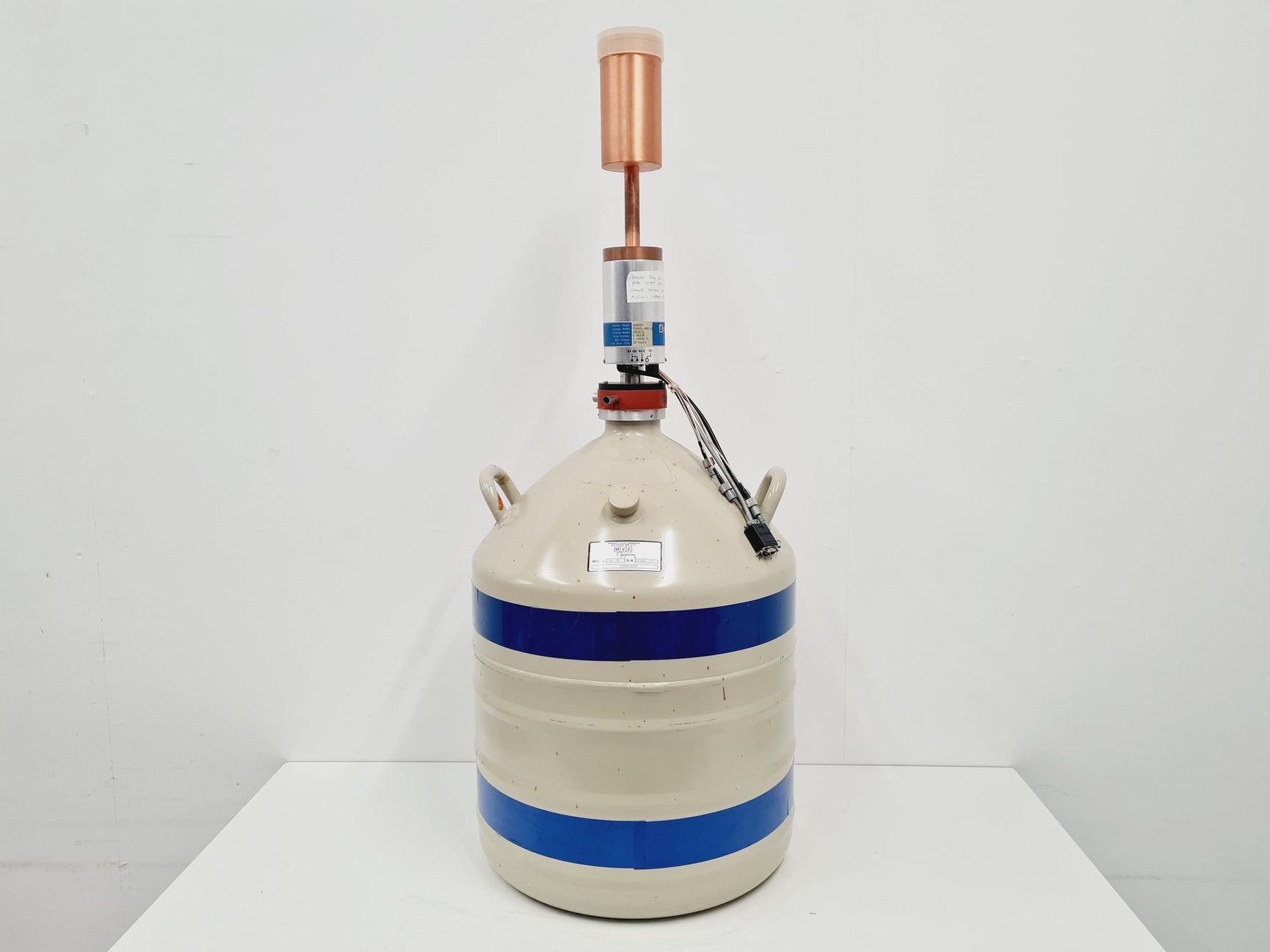 Image of Canberra Dewar AL-30 with Canberra GR2520 Detector