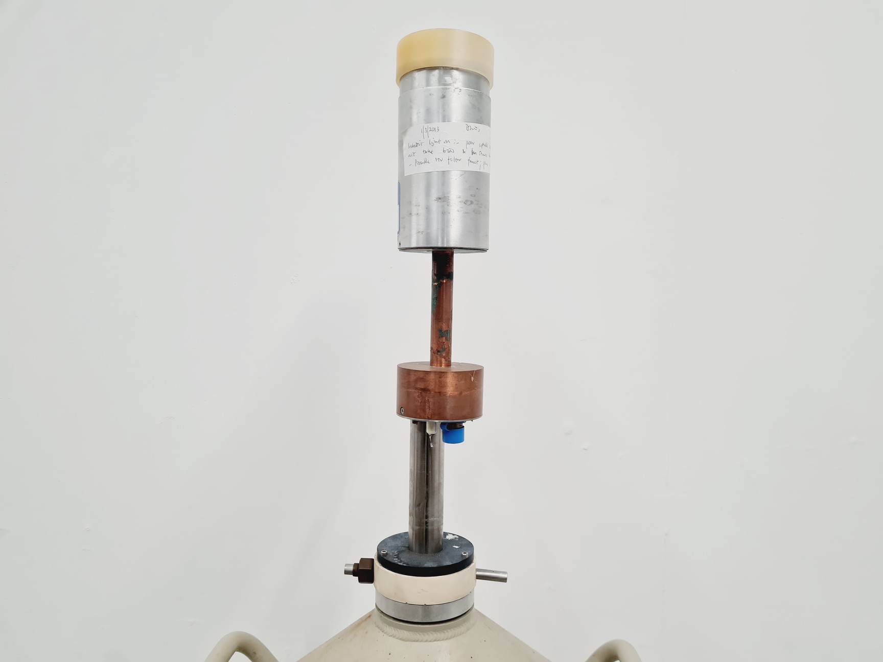 Image of Canberra Dewar with Canberra GR2520 Detector