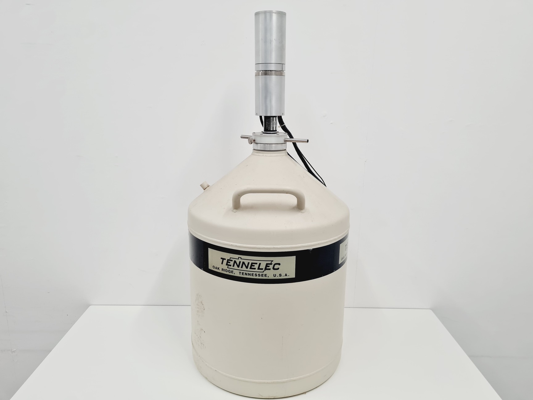Image of Tennelec Dewar with Tennelec ERVDS30-30195 Detector