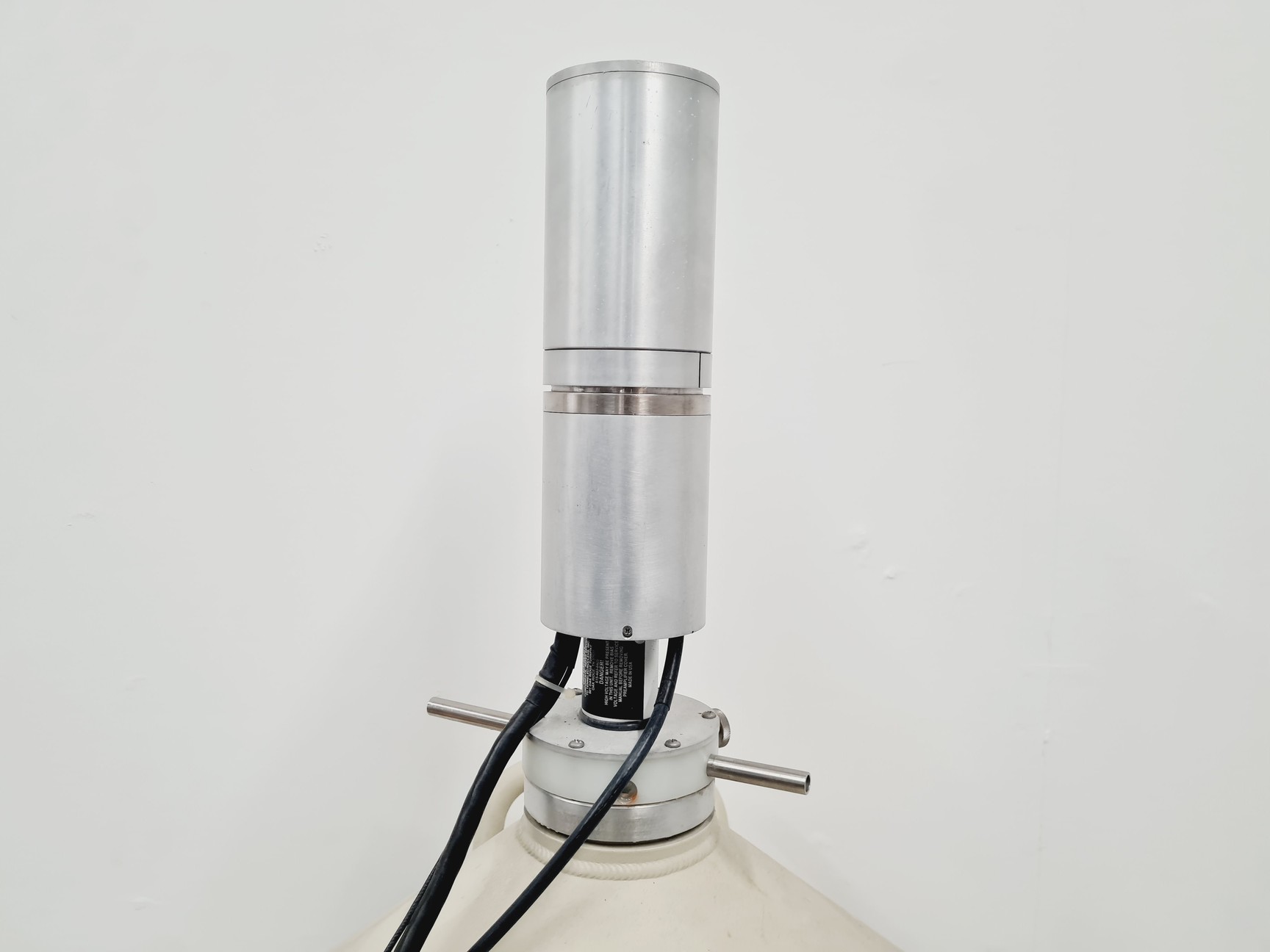 Image of Tennelec Dewar with Tennelec ERVDS30-30195 Detector