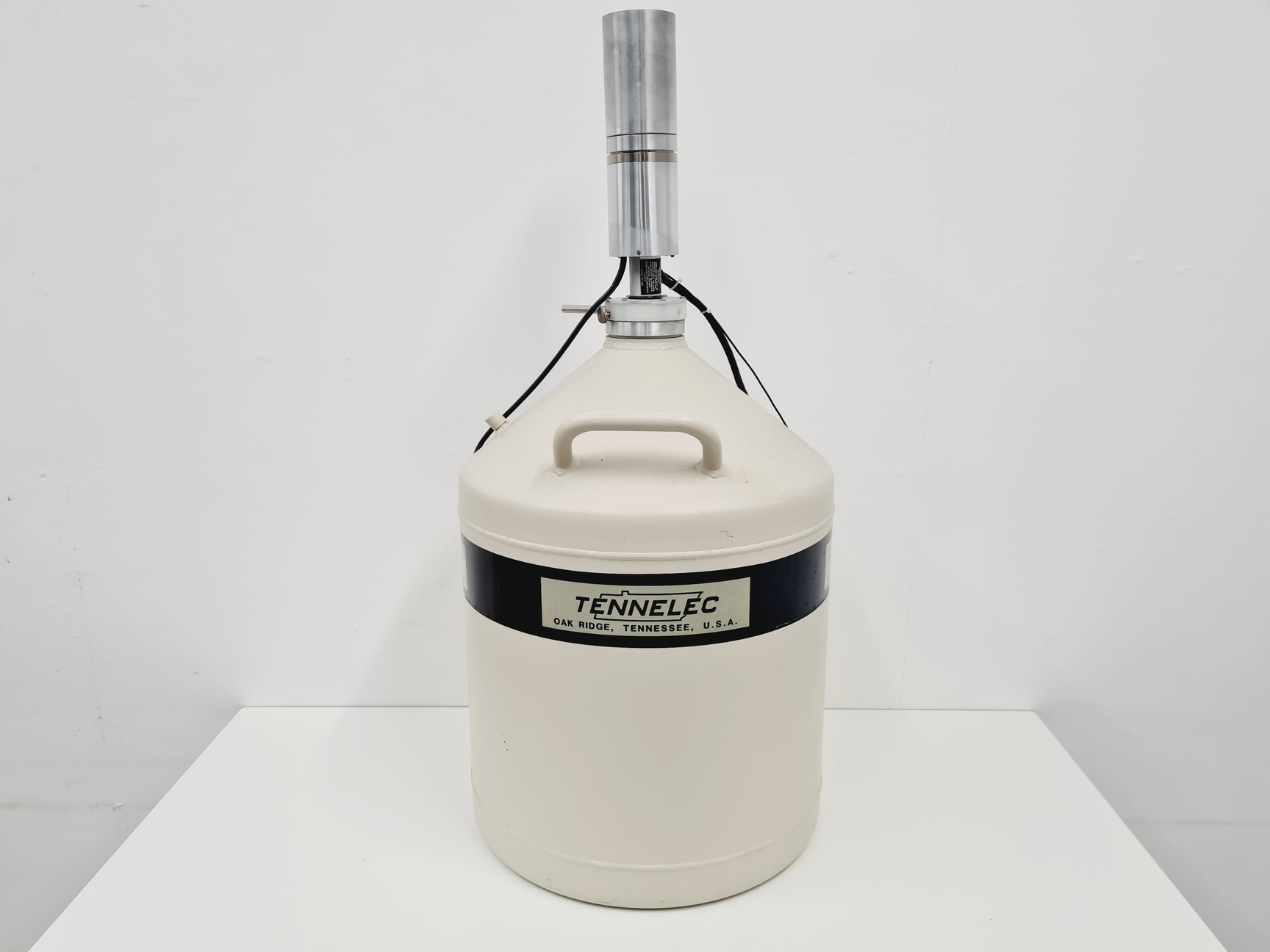 Image of Tennelec Dewar with Tennelec ERVDS30-30195 Detector