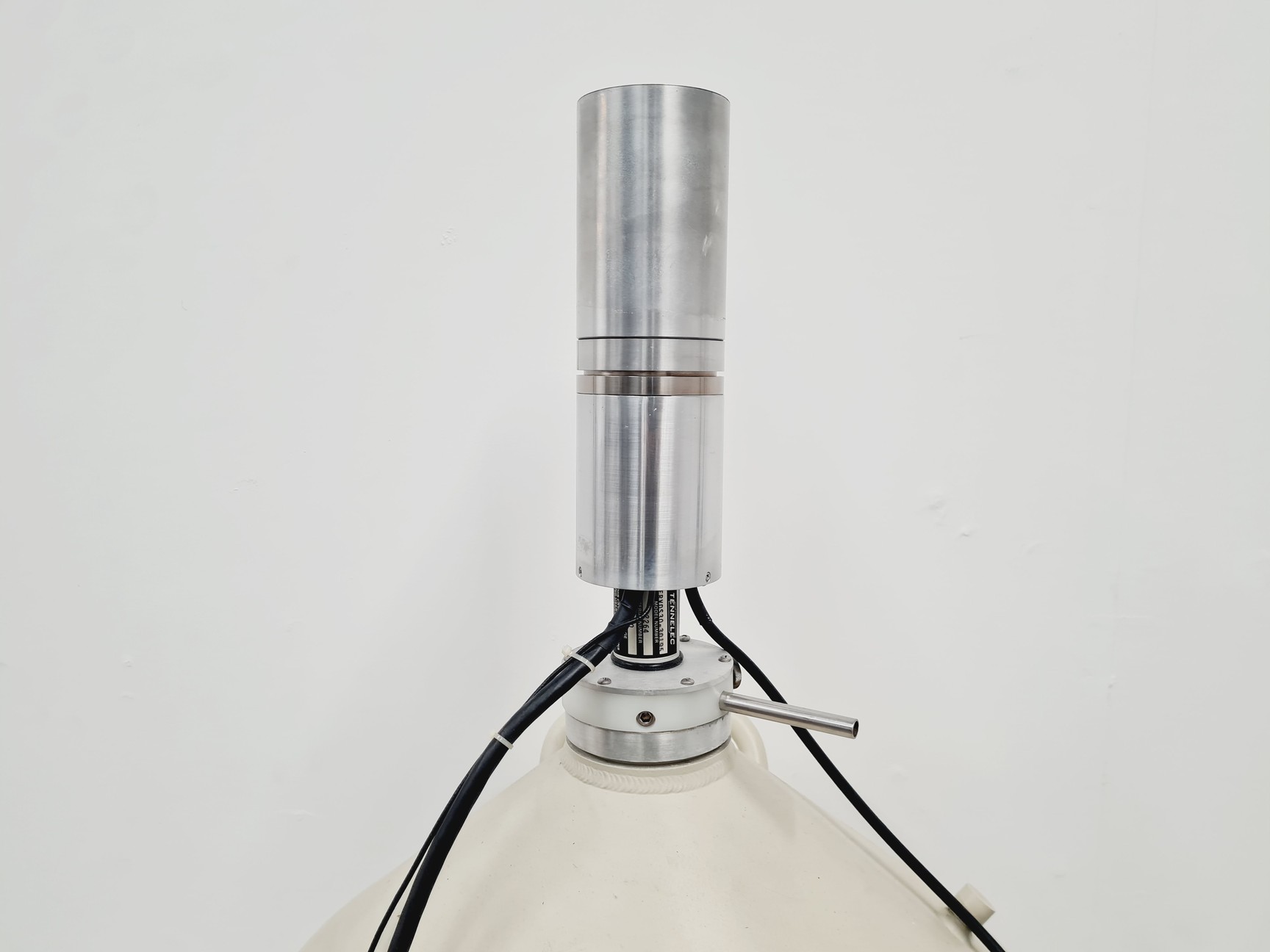 Image of Tennelec Dewar with Tennelec ERVDS30-30195 Detector