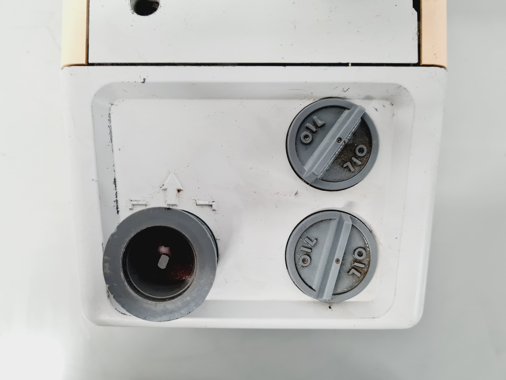 Image of Edwards 5 Rotary Vane Vacuum Pump RV5