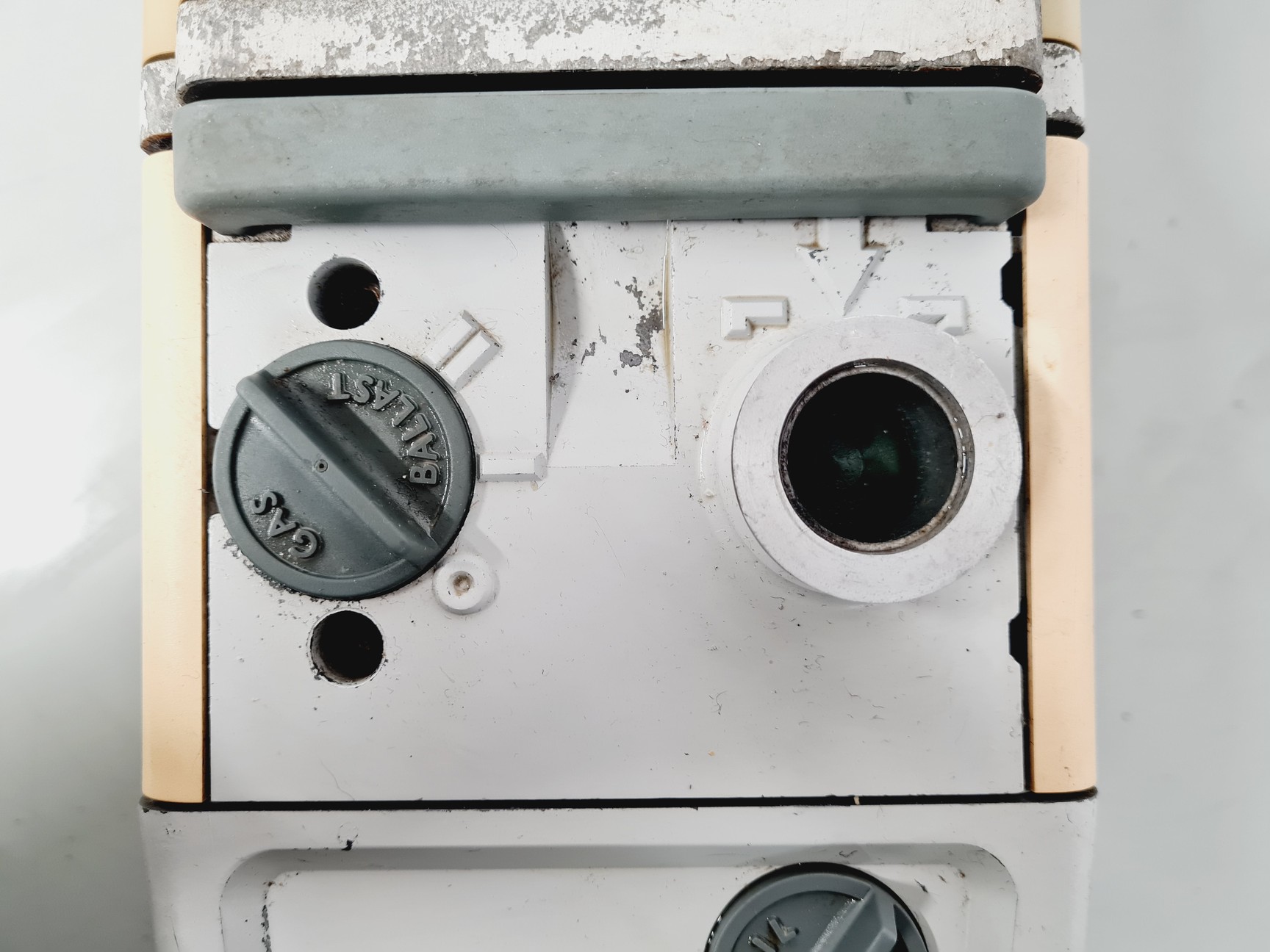 Image of Edwards 5 Rotary Vane Vacuum Pump RV5