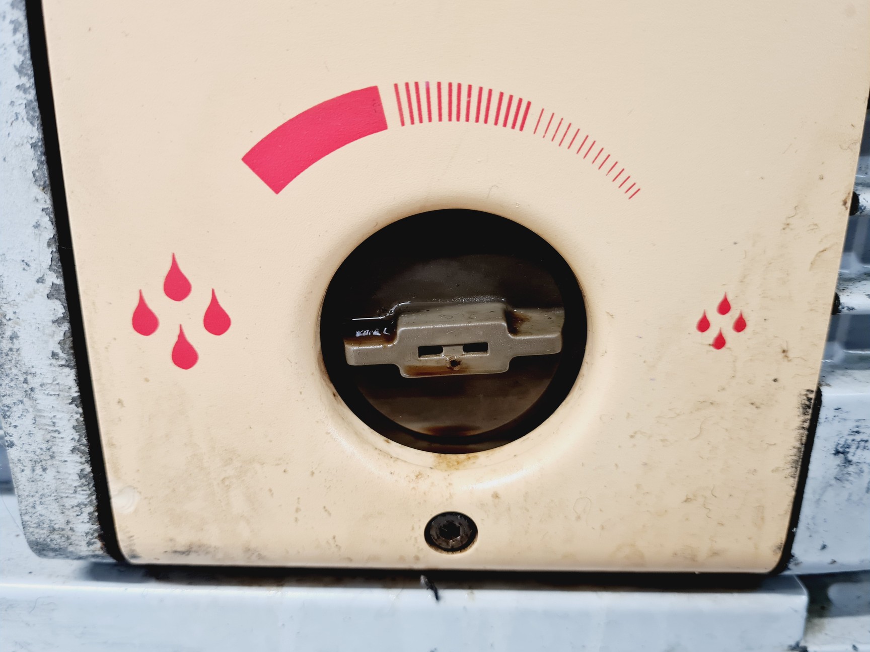 Image of Edwards 5 Rotary Vane Vacuum Pump RV5