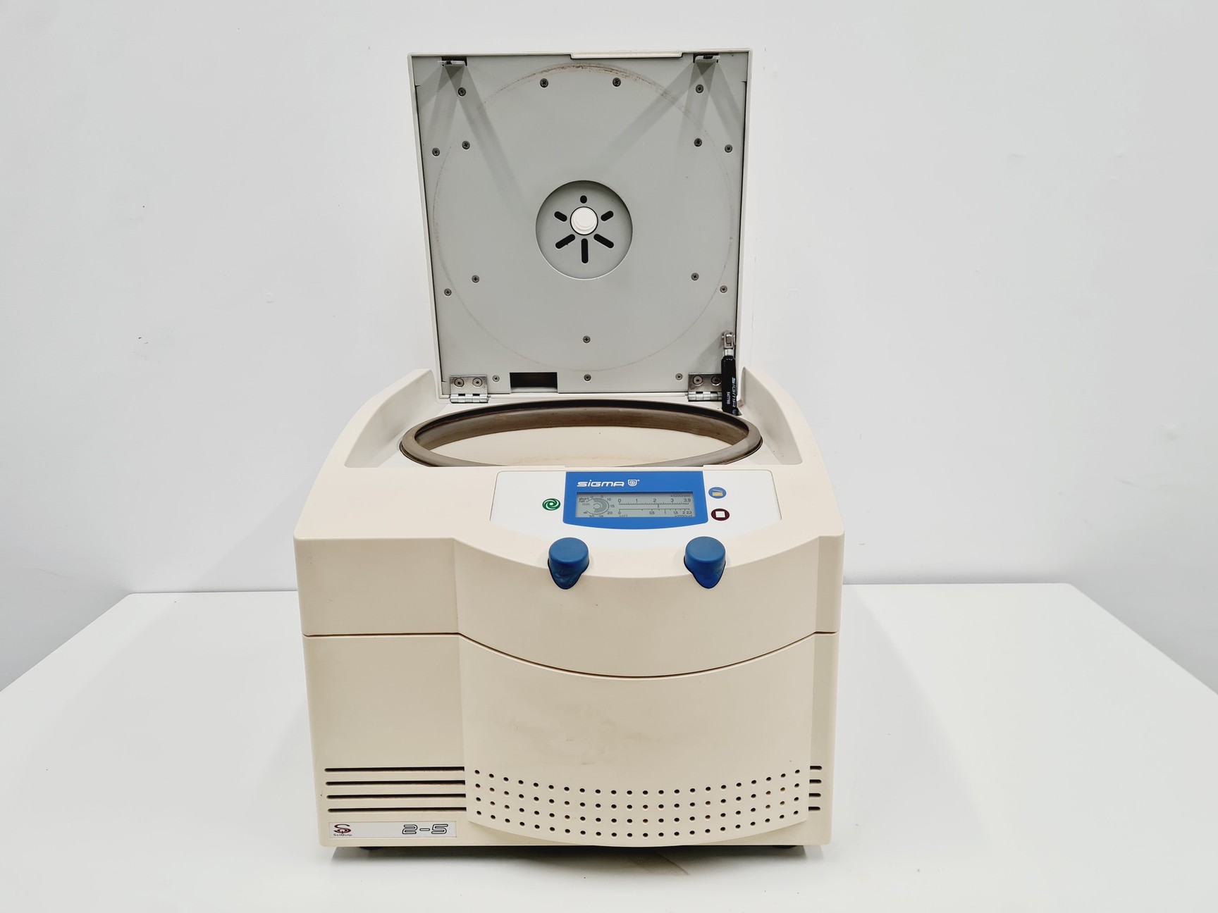 Image of SciQuip Sigma 2-5 Benchtop Centrifuge