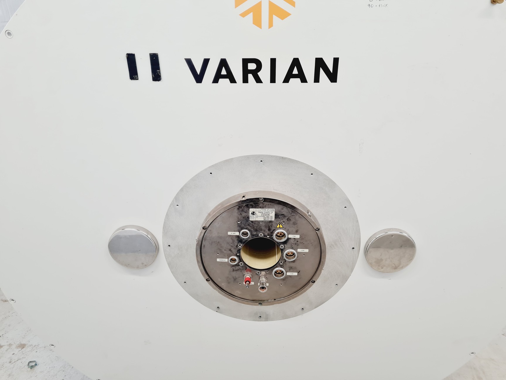 Image of Varian 7T210 AS Preclinical MRI System