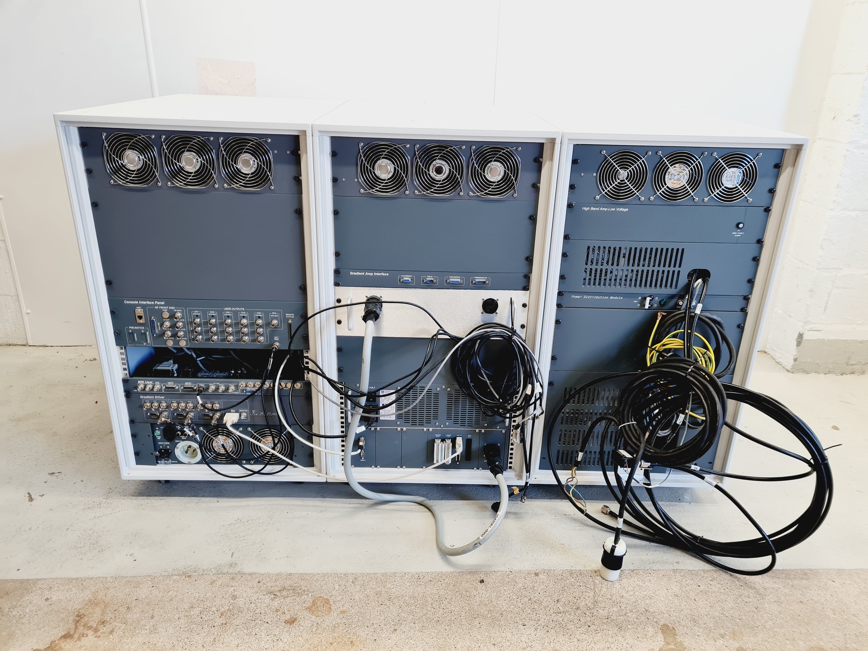 Image of Varian 7T210 AS Preclinical MRI System