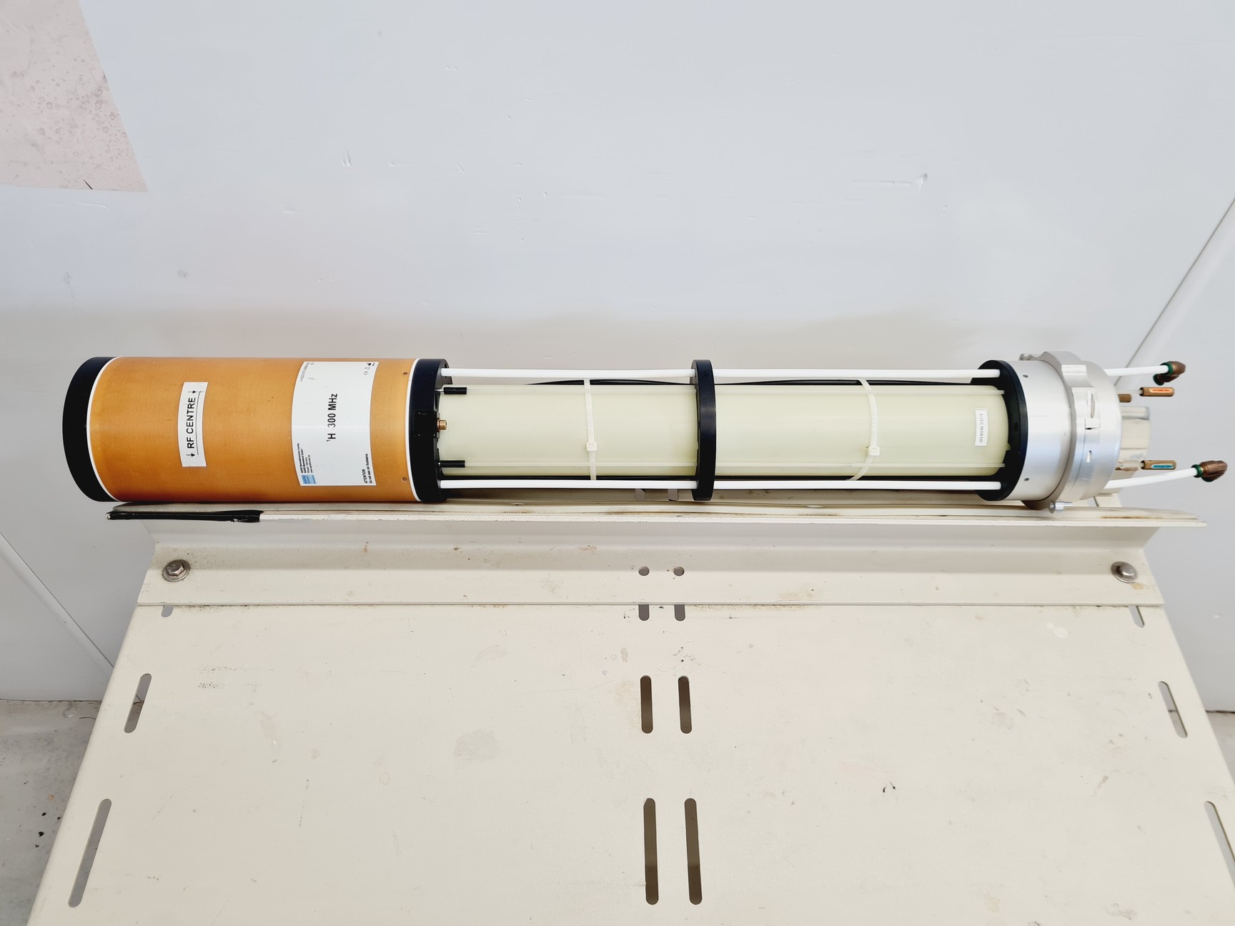 Image of Varian 7T210 AS Preclinical MRI System