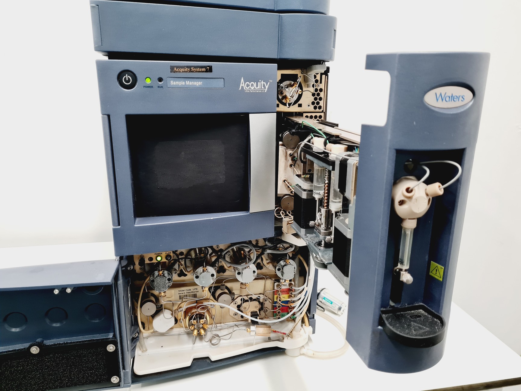 Image of Waters Acquity Binary Solvent Manager and Waters Acquity Sample Manager 