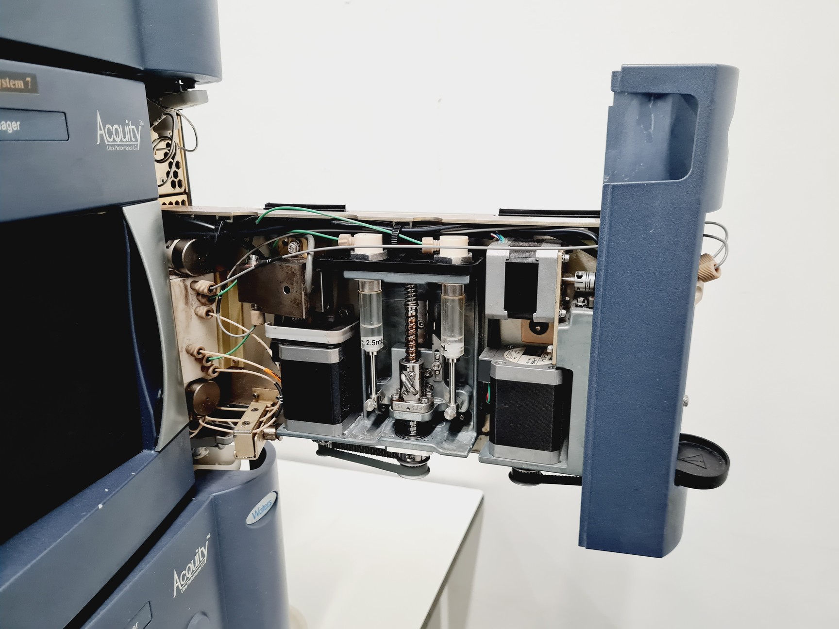 Image of Waters Acquity Binary Solvent Manager and Waters Acquity Sample Manager 