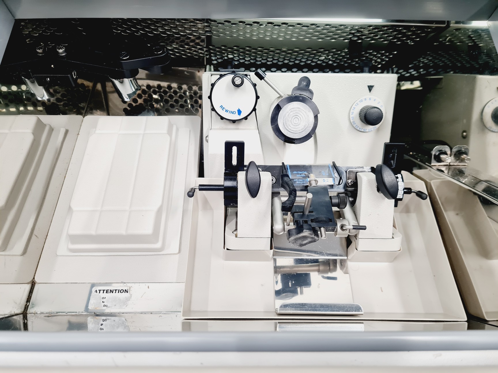 Image of Bright Instrument SC12CL Microtome