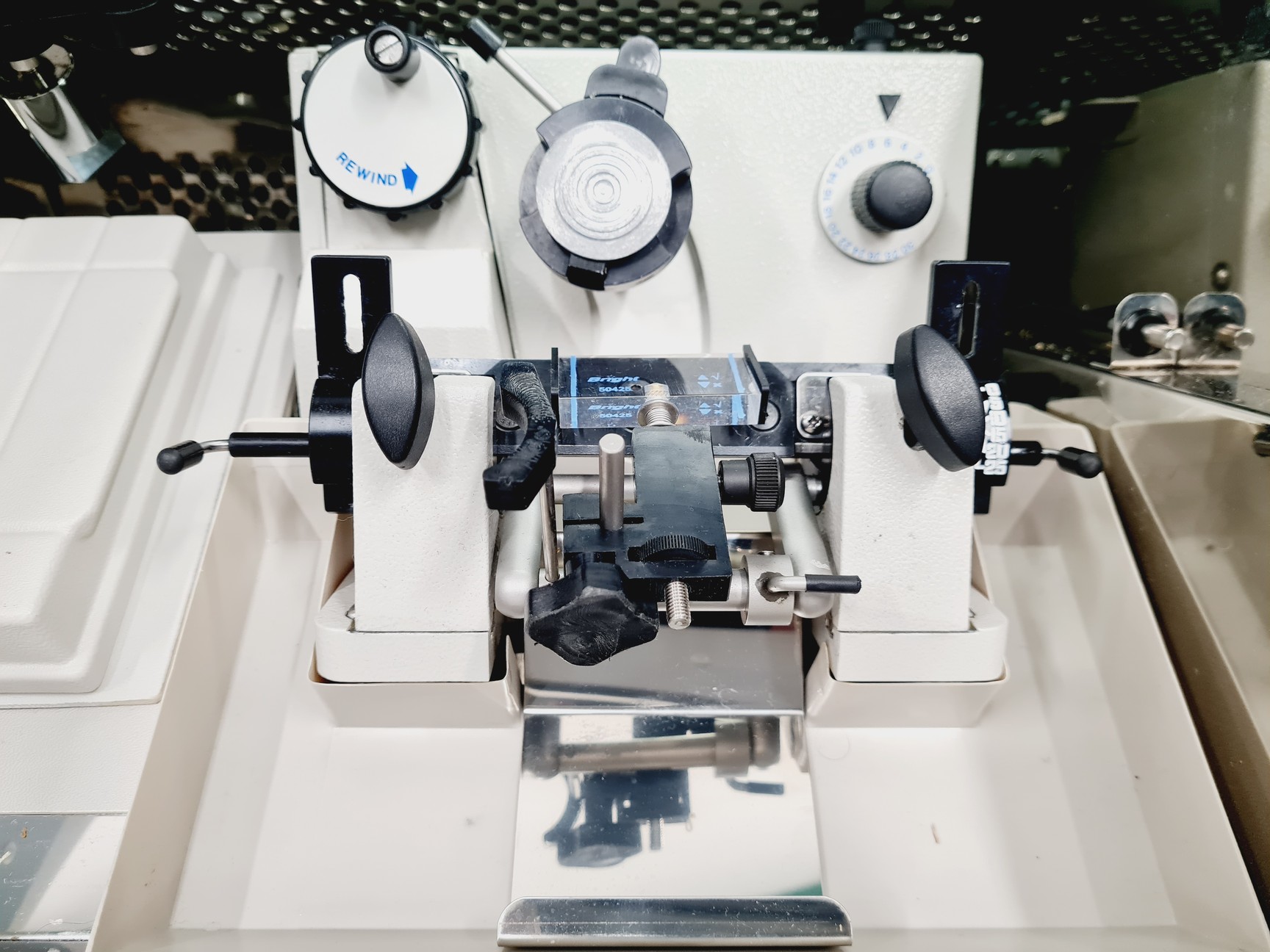 Bright Instruments Bright Instrument SC12CL Cryostat Microtome Lab