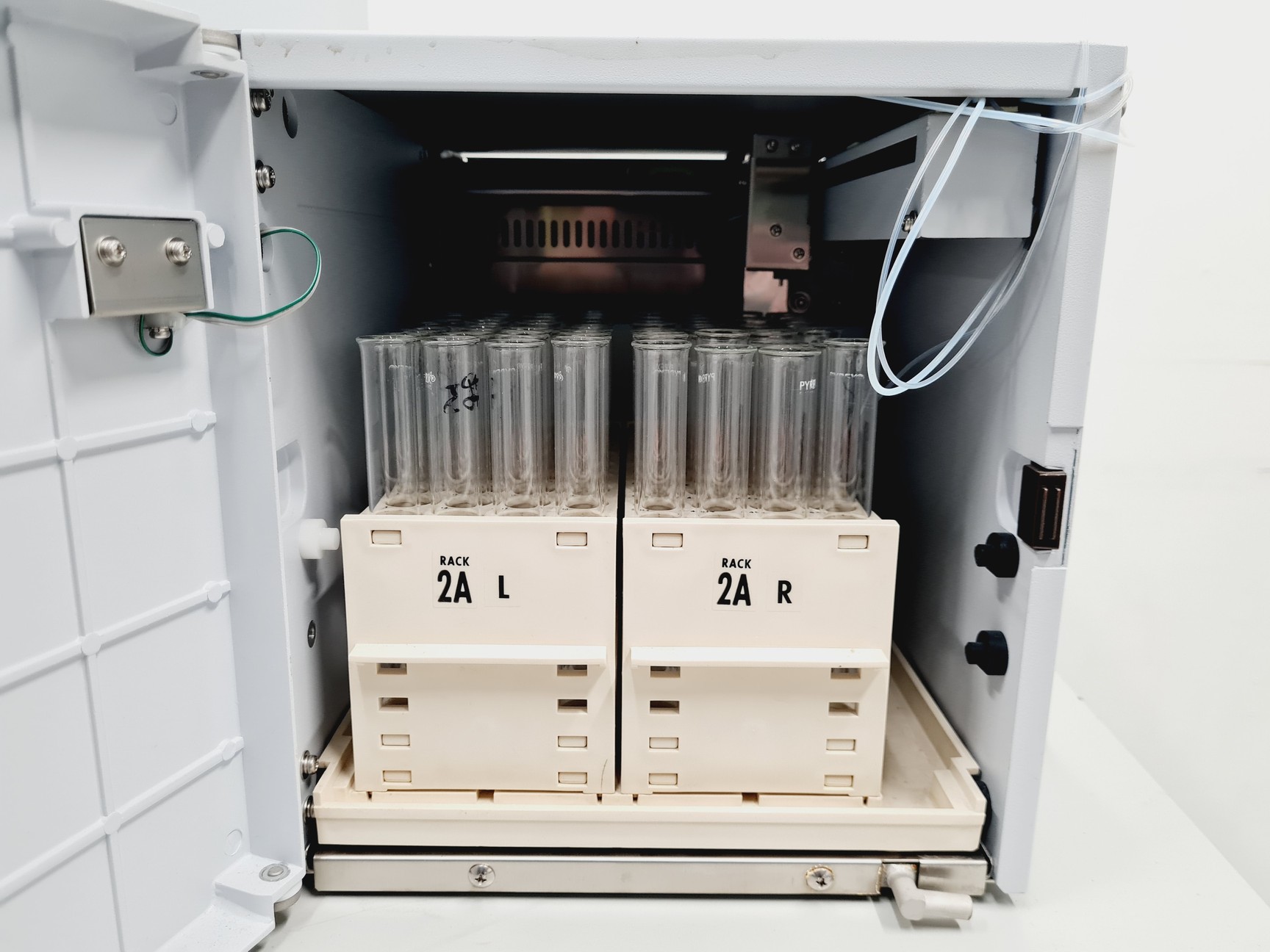 Image of Shimadzu HPLC System with SIL-20A, LC-20AD, DGU-20A5, CTO-20A, CMB-20A, SPD-20AV
