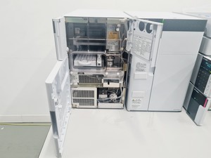 Thumbnail image of Shimadzu HPLC System with SIL-20A,CTO-20AC, SPD-M20A, LC-20AT, DGU-25A5, FRC-10A