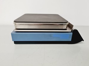 Thumbnail image of IKA Werke HP 30 D High Performance Laboratory Hotplate