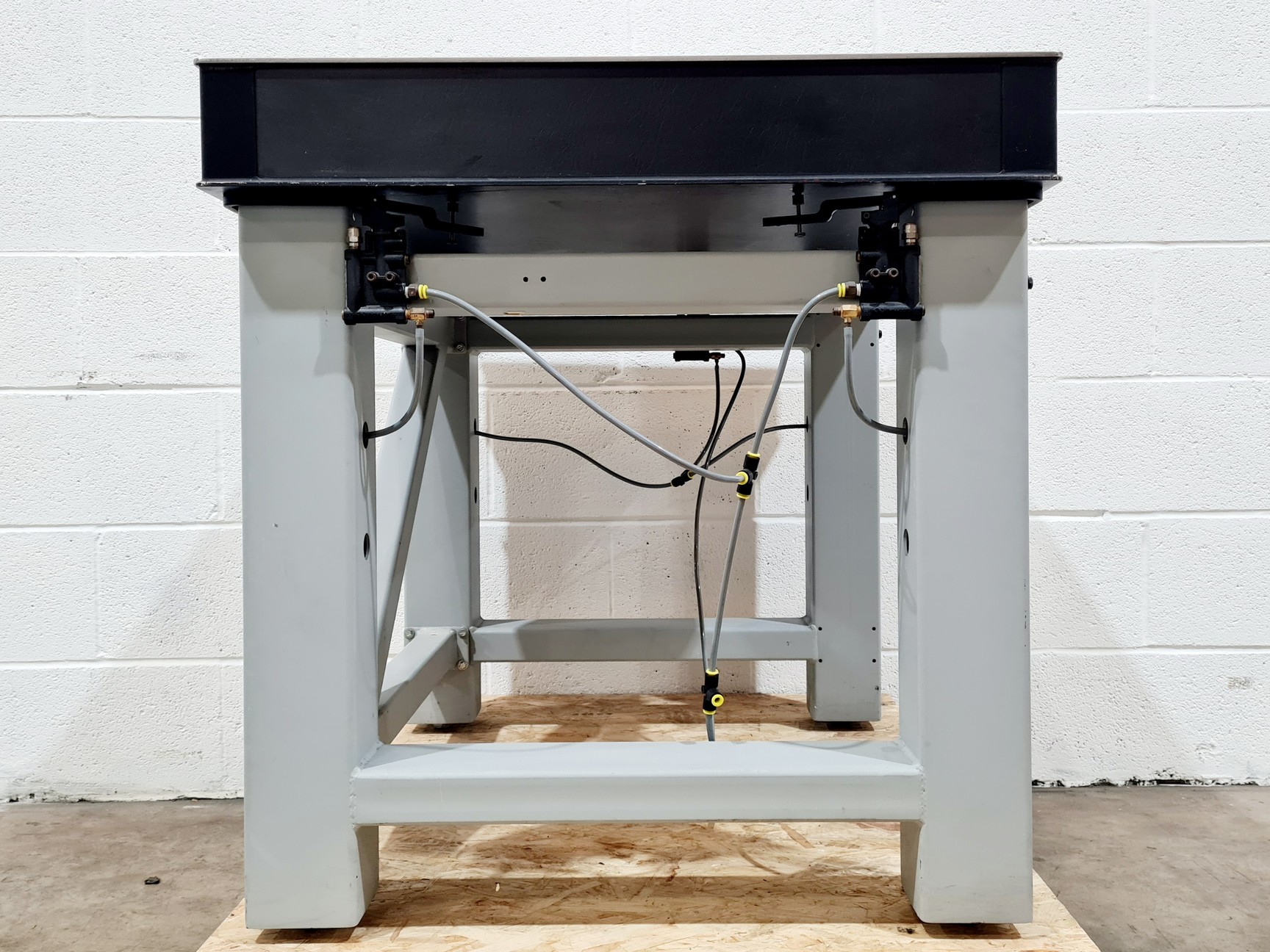 Image of Newport M-VW-3036-OPT-9920 Anti Vibration Isolation Table