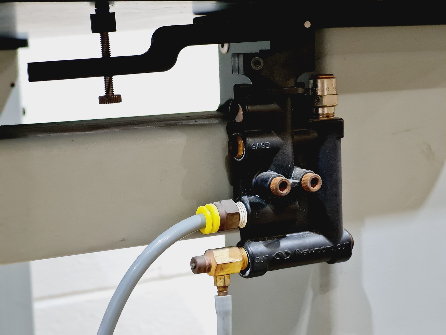 Image of Newport M-VW-3036-OPT-9920 Anti Vibration Isolation Table