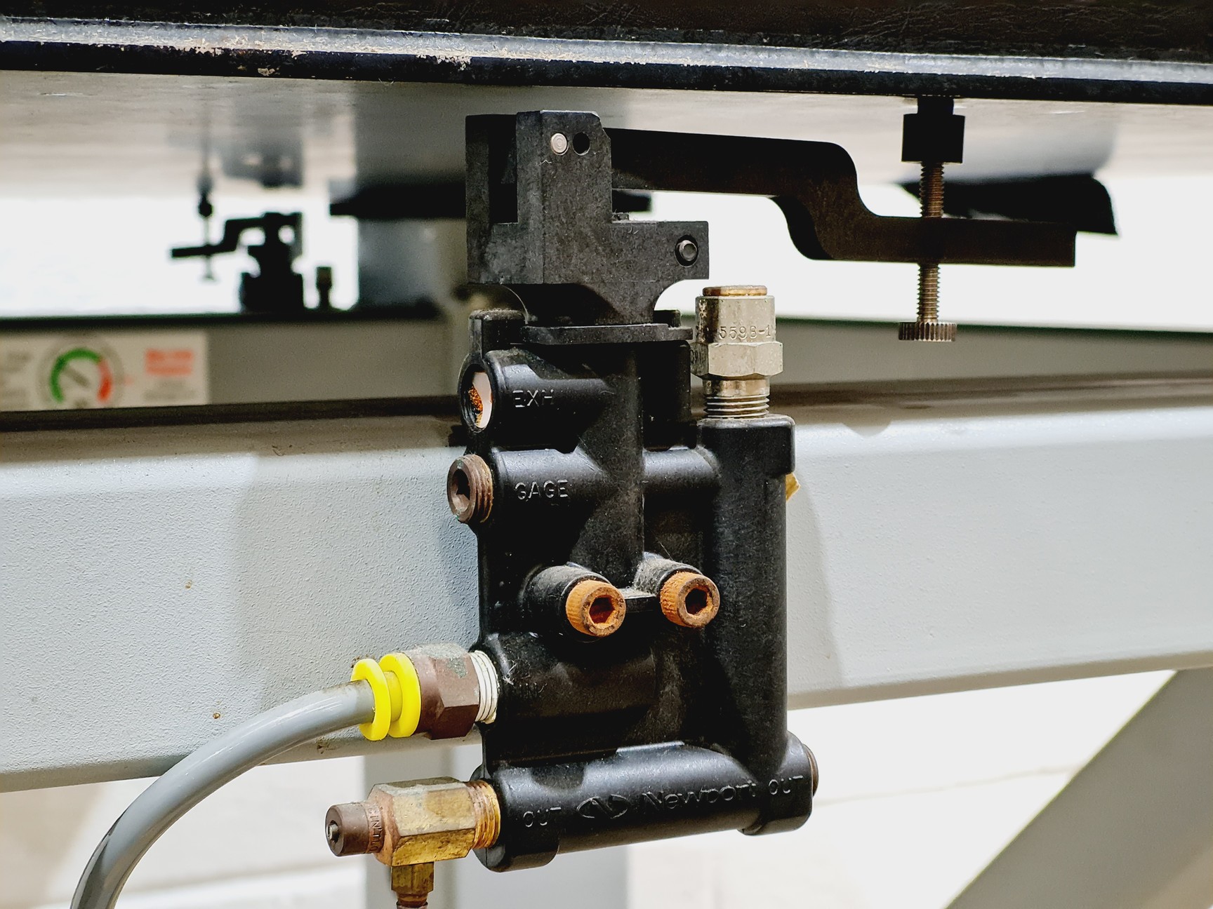 Image of Newport M-VW-3036-OPT-9920 Anti Vibration Isolation Table