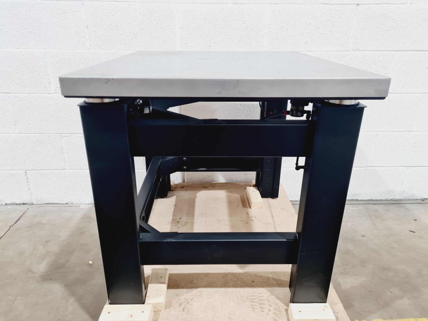 Image of TMC Anti-Vibration Table Model 63-530 Lab