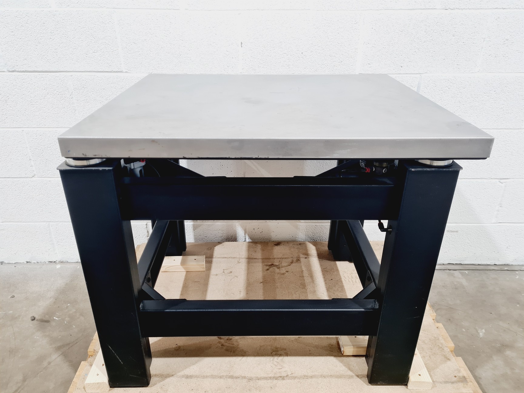 Image of TMC Anti-Vibration Table Model 63-530 Lab