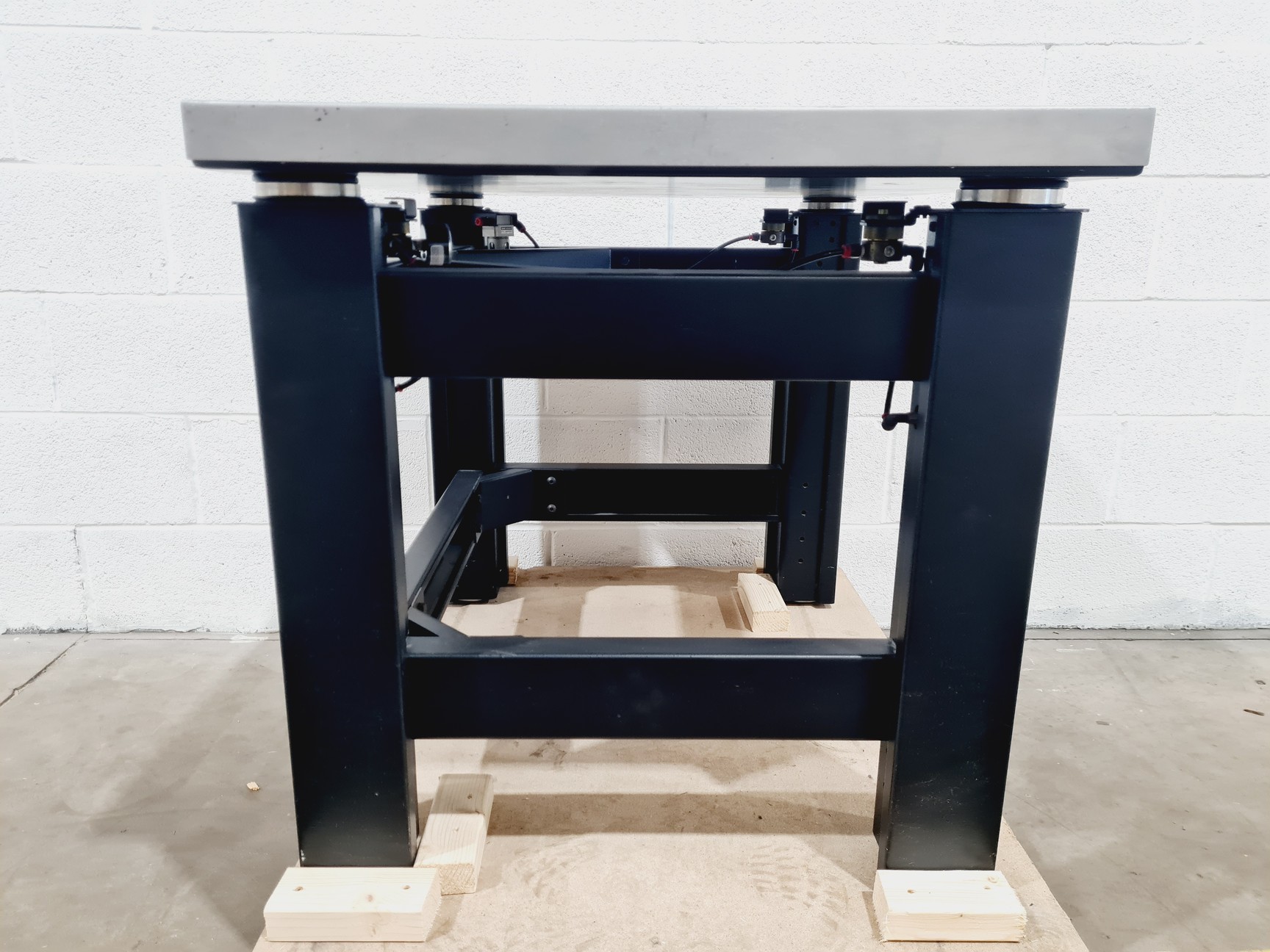 Image of TMC Anti-Vibration Table Model 63-530 Lab