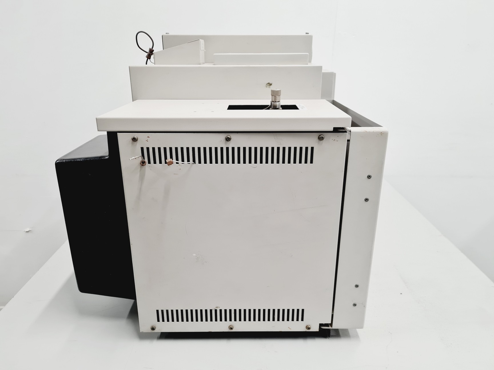Image of Unicam 610 Series Gas Chromatograph