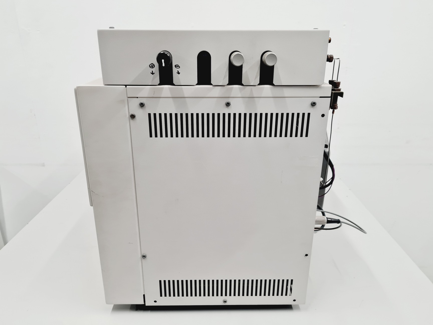 Image of Unicam 610 Series Gas Chromatograph GC System 