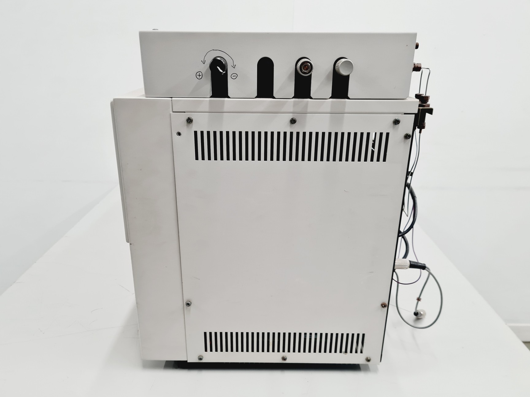 Image of Unicam 610 Series Gas Chromatograph GC
