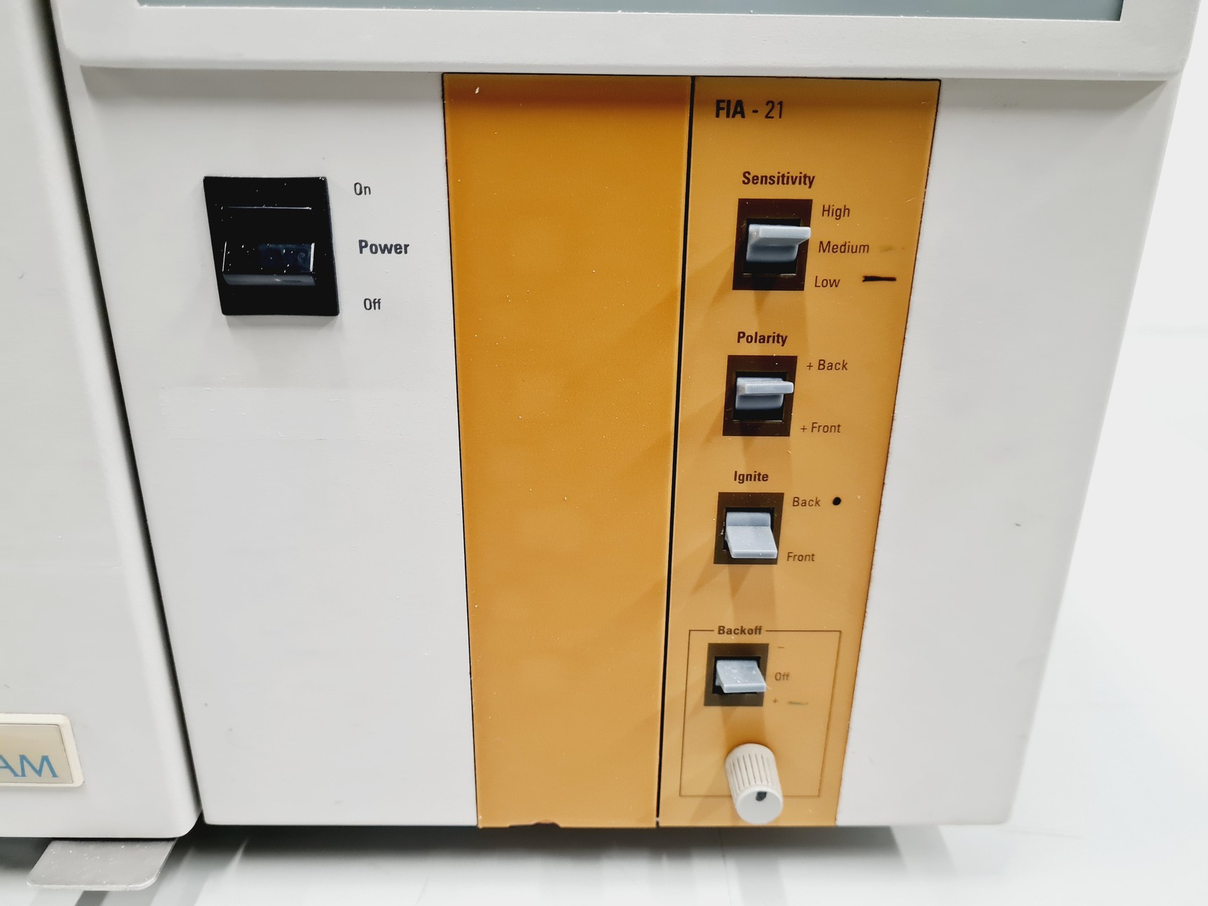 Image of Unicam 610 Series Gas Chromatograph GC