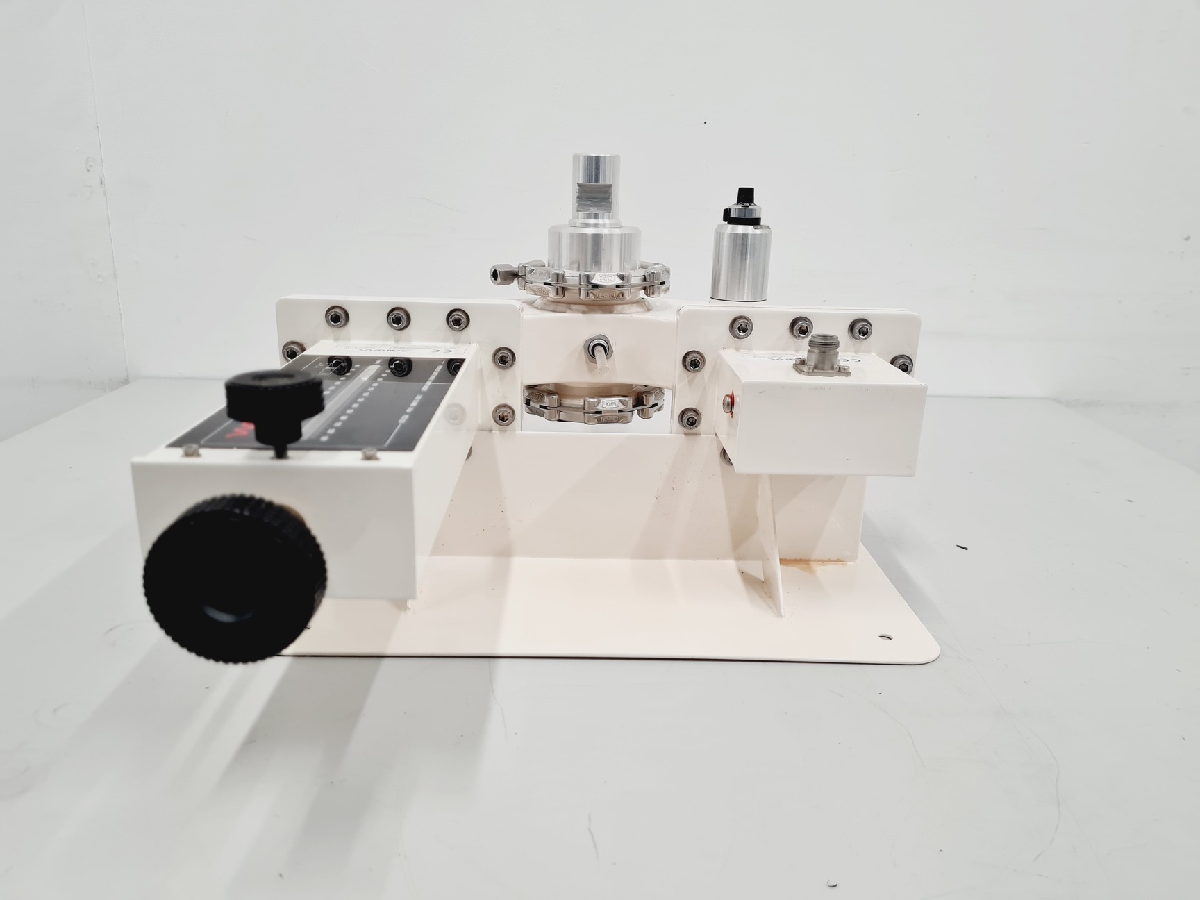 Image of Sairem MiniFlow 200SS Solid-State Microwave-Assisted Reactor System