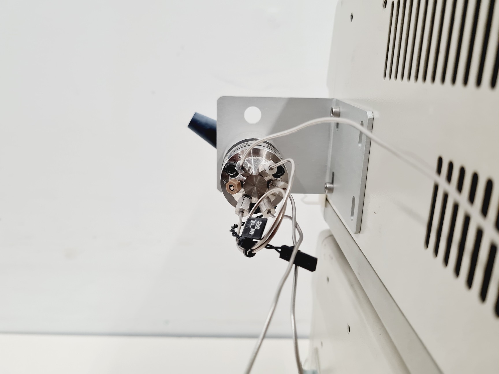 Image of Jasco UV-975, PU-980, LG-980-02 HPLC System