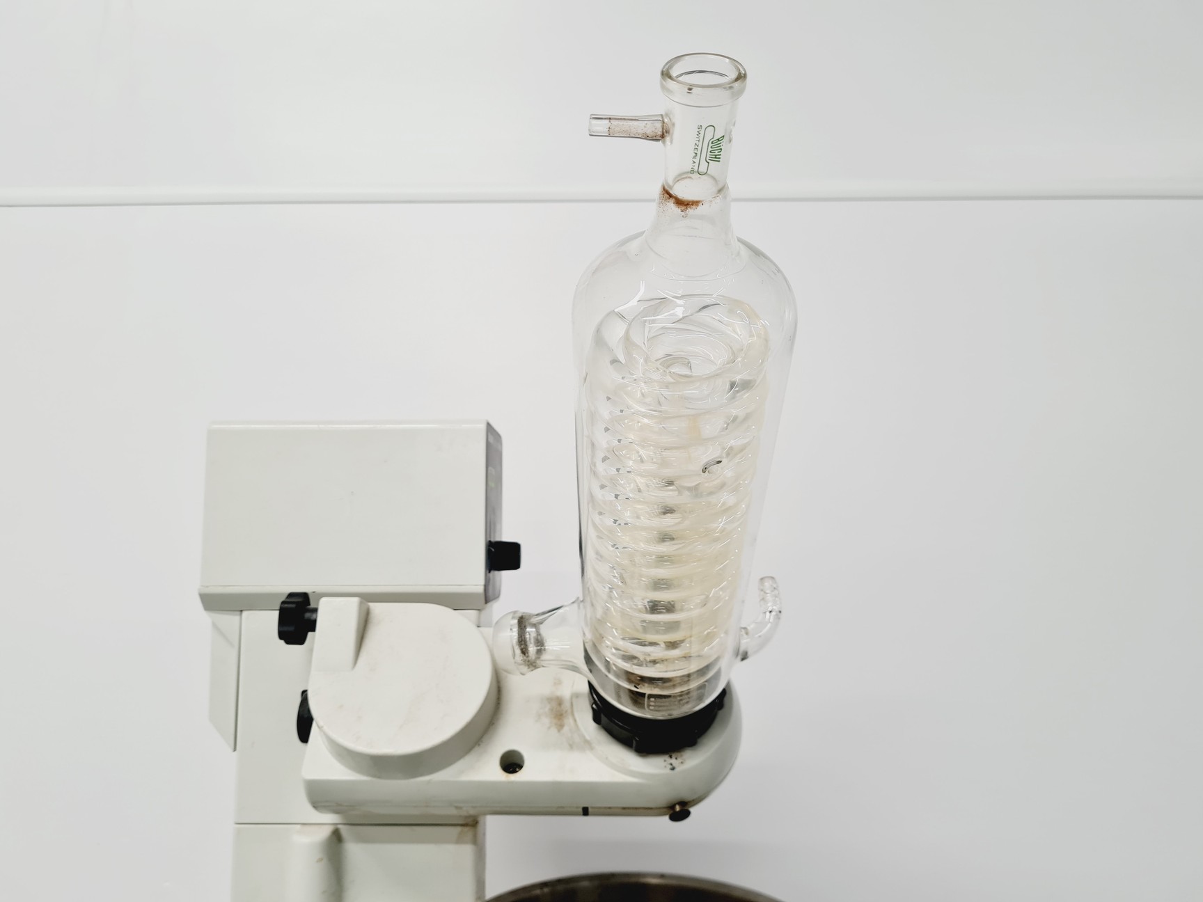 Image of Buchi Rotavapor R-114 and Buchi Waterbath B-480