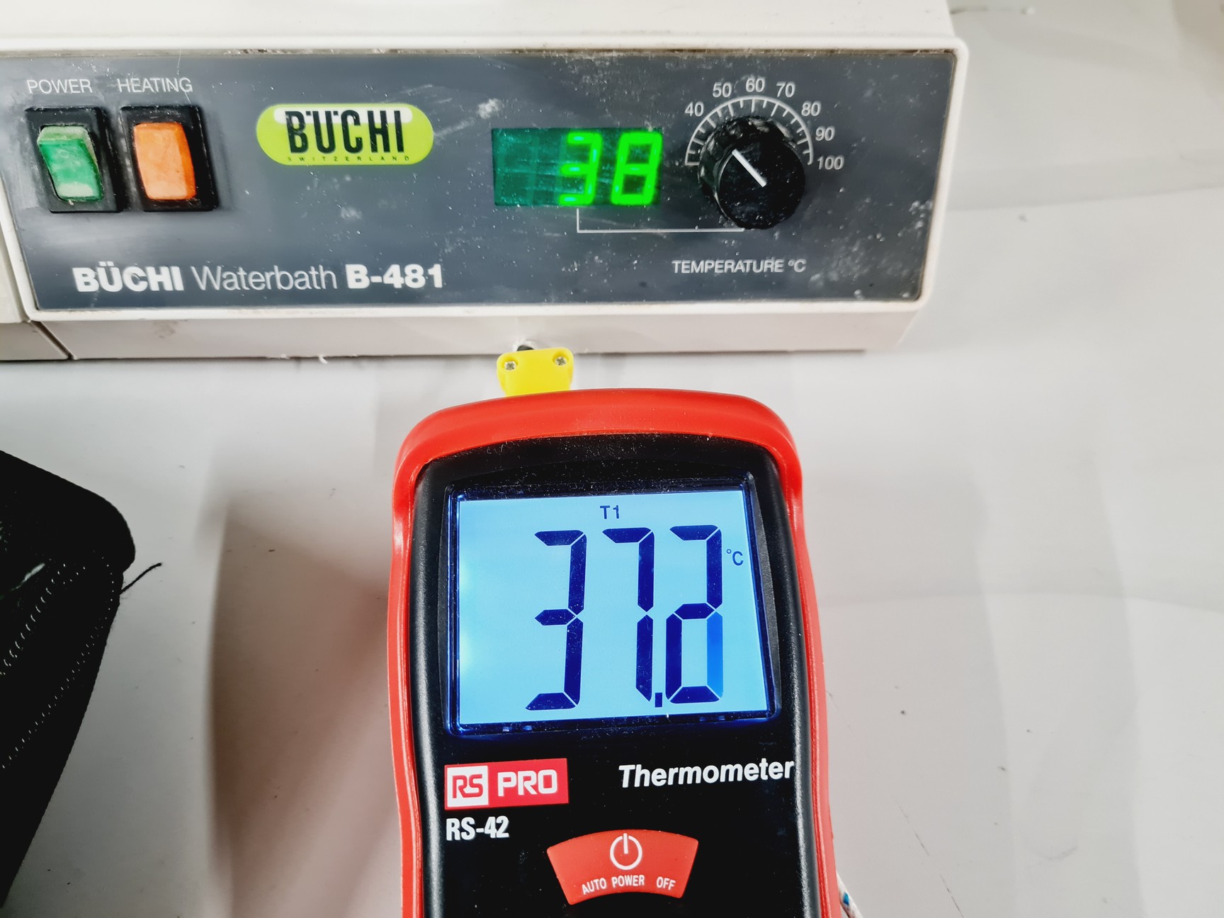 Image of Buchi Rotavapor R-114 and Buchi Waterbath B-481