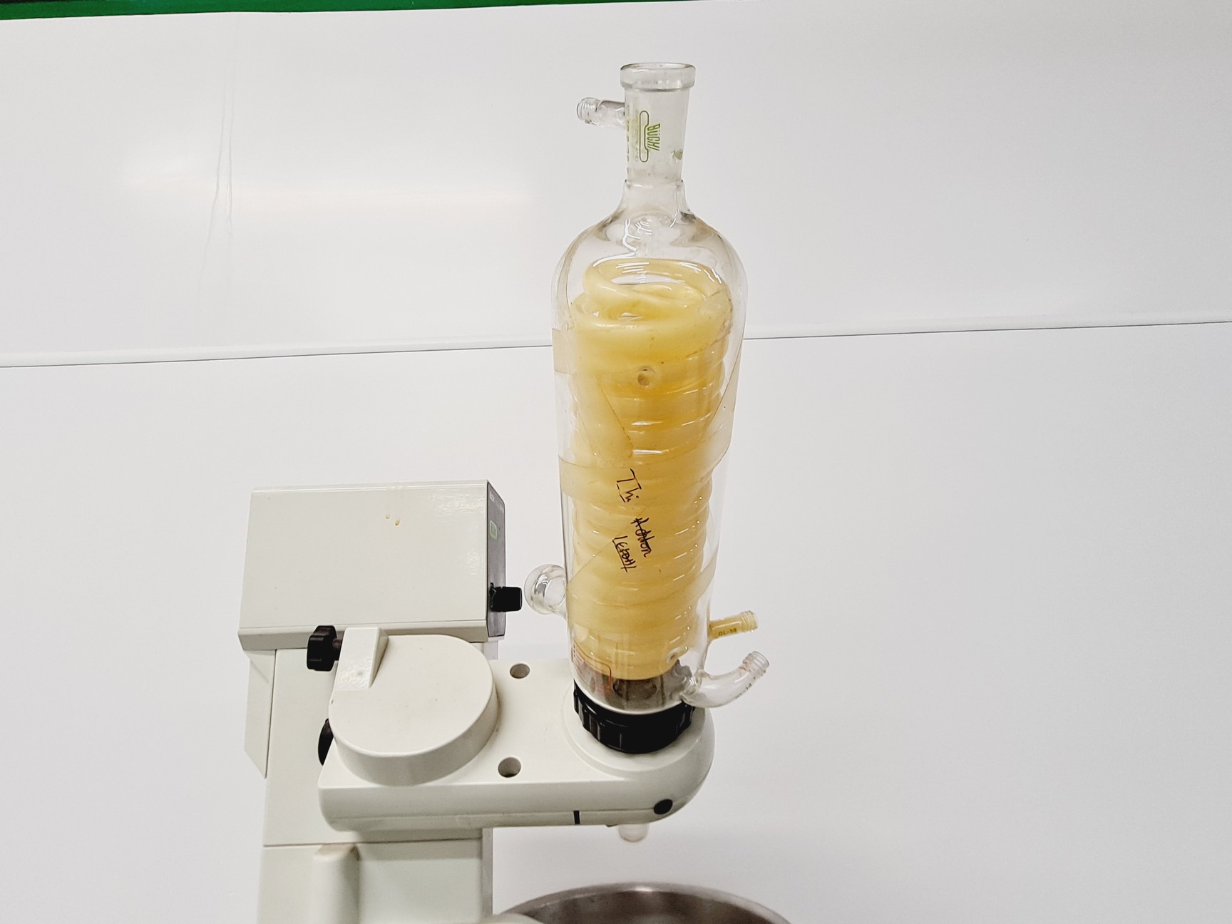 Image of Buchi Rotavapor R-114 and Buchi Waterbath B-481