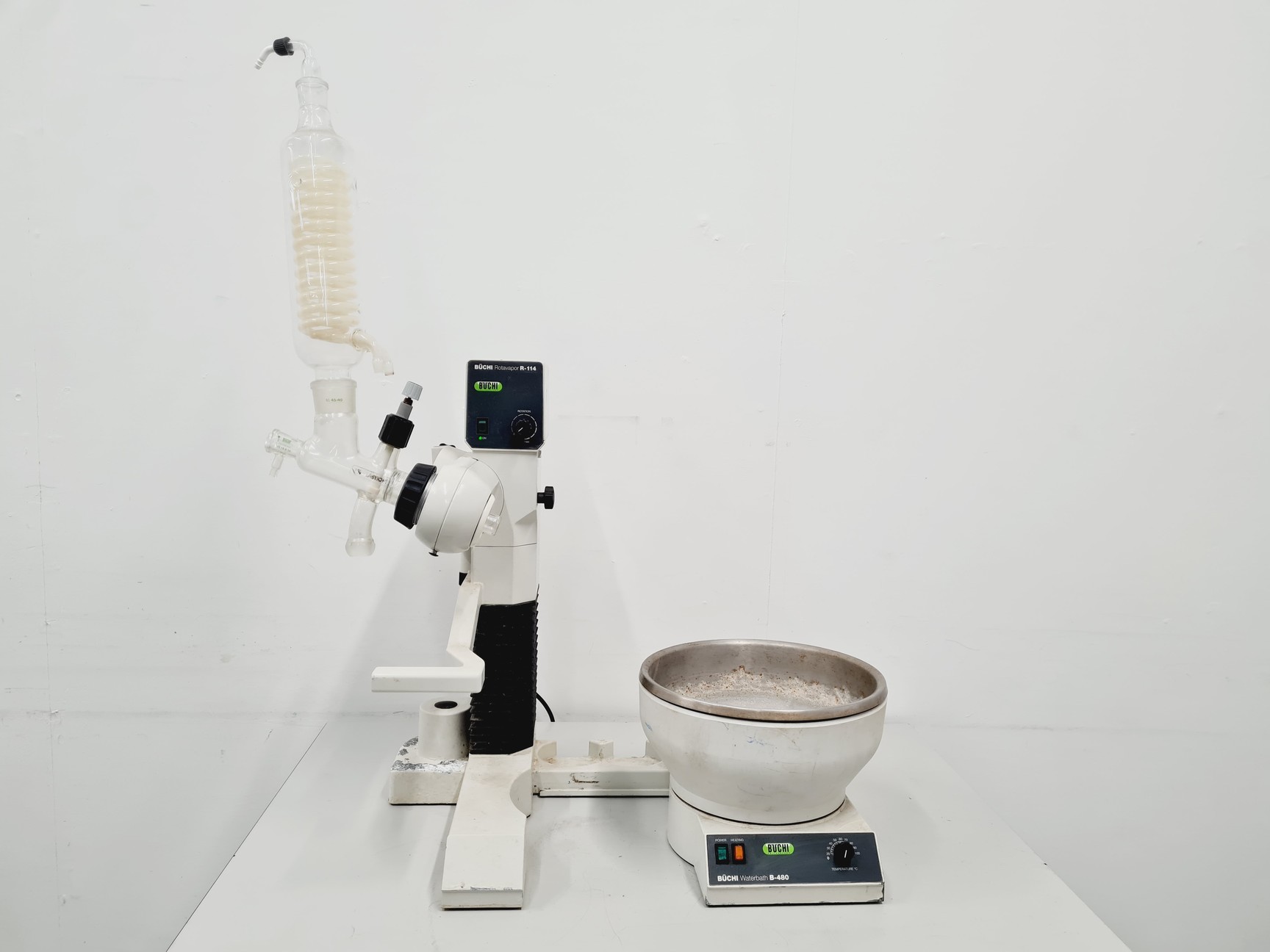 Image of Buchi Rotavapor R-114 and Buchi Waterbath B-480