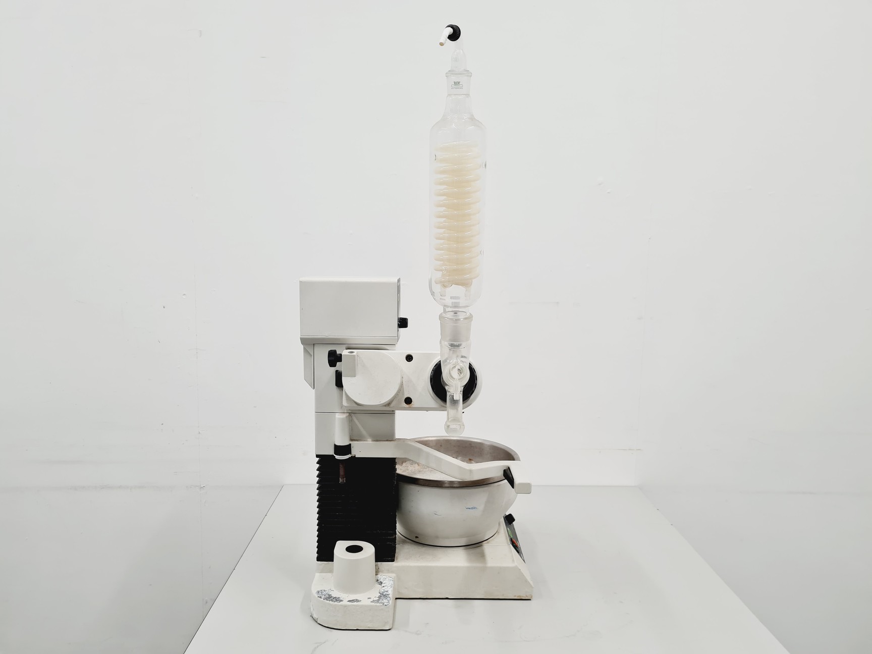 Image of Buchi Rotavapor R-114 and Buchi Waterbath B-480