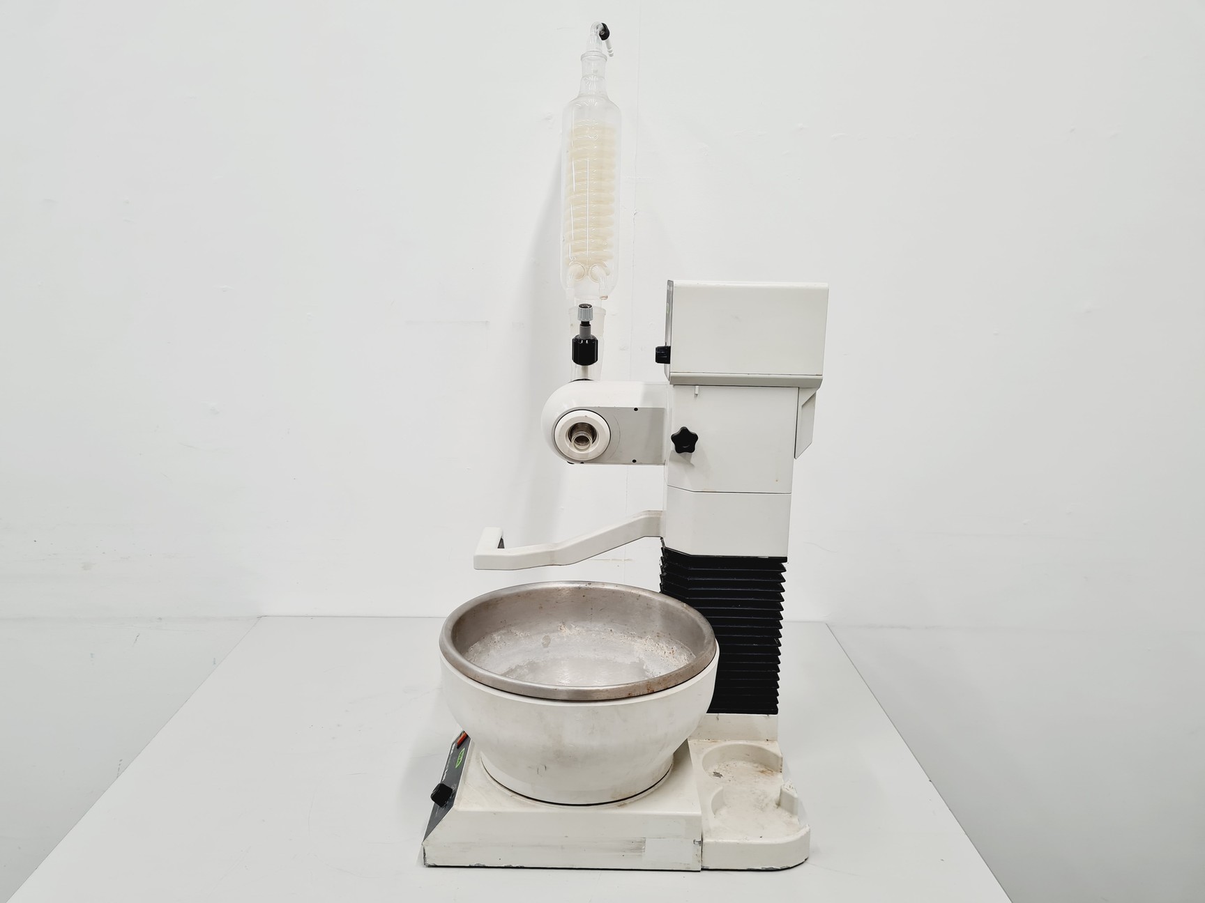 Image of Buchi Rotavapor R-114 and Buchi Waterbath B-480