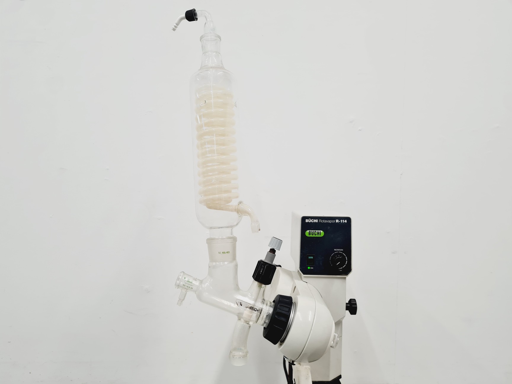 Image of Buchi Rotavapor R-114 and Buchi Waterbath B-480