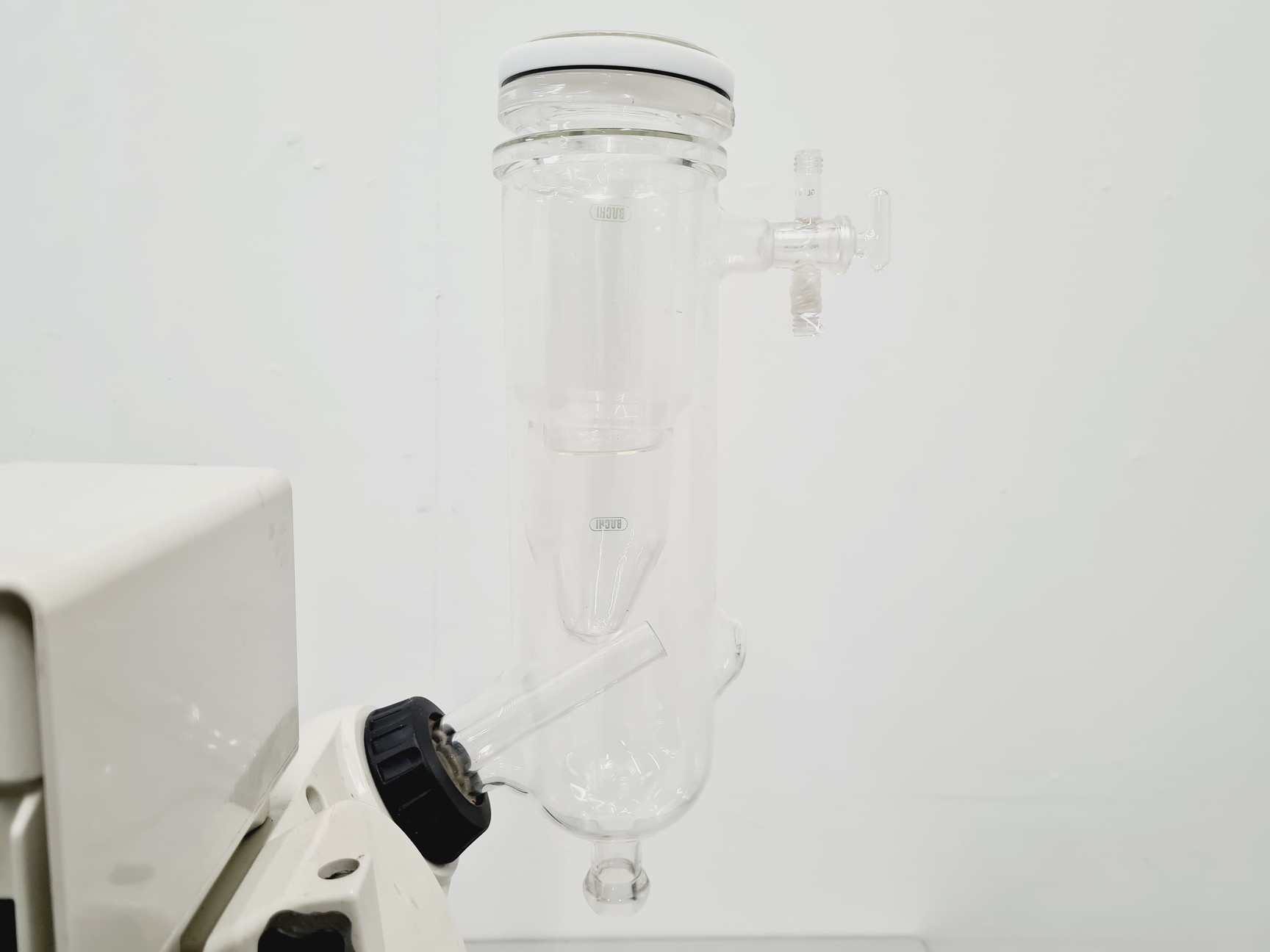 Image of Buchi Rotavapor R-114 and Buchi Waterbath B-480