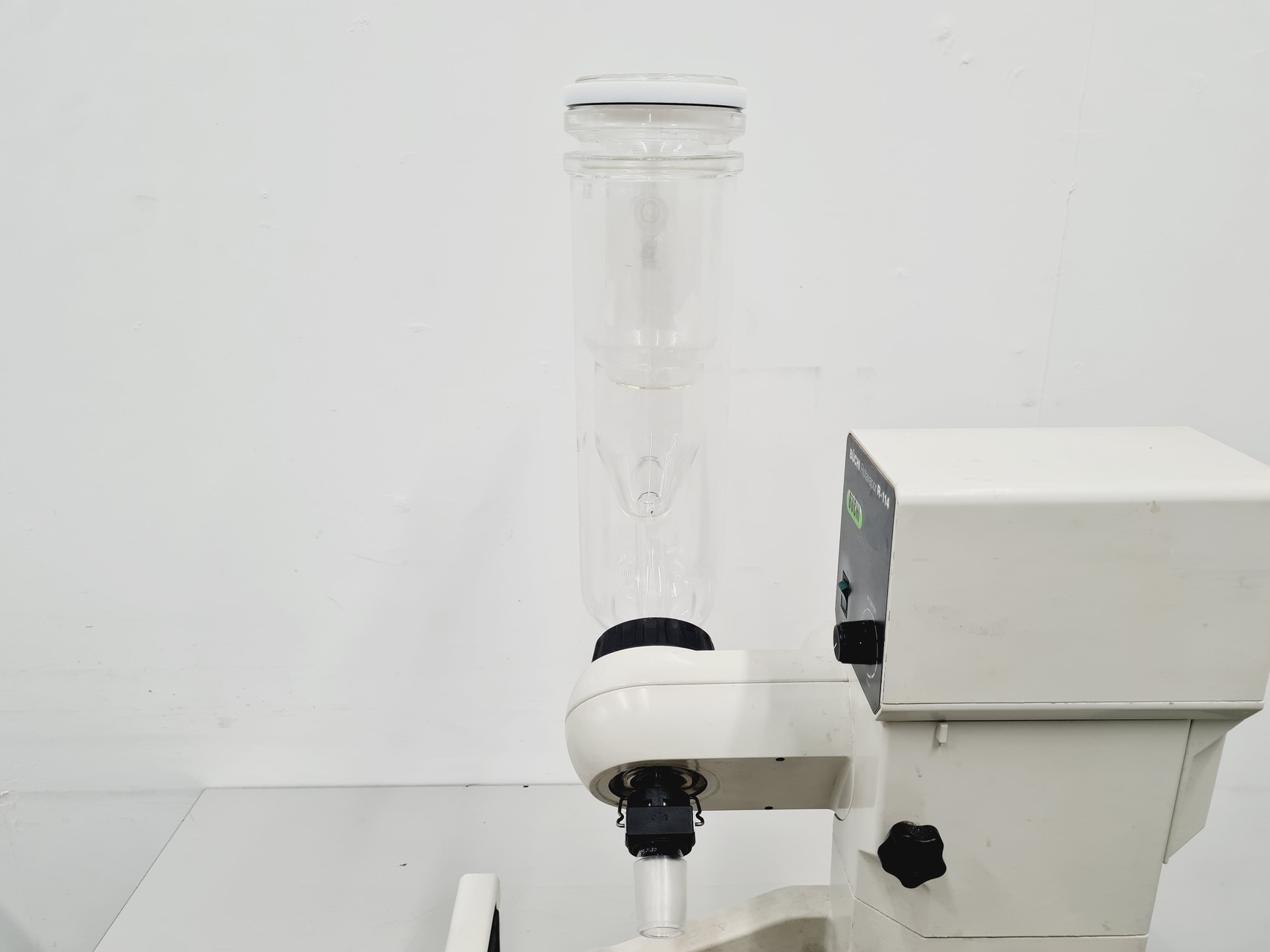 Image of Buchi Rotavapor R-114 and Buchi Waterbath B-480