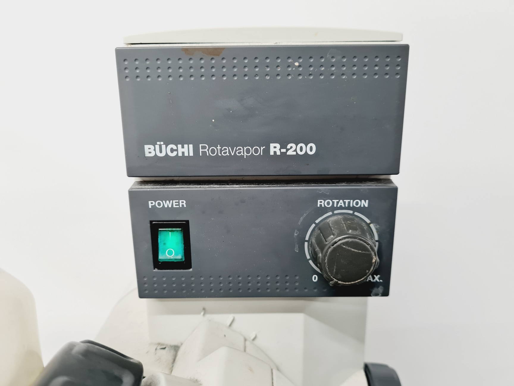 Image of Buchi Rotavapor R-200 and Buchi Heating Bath B-490
