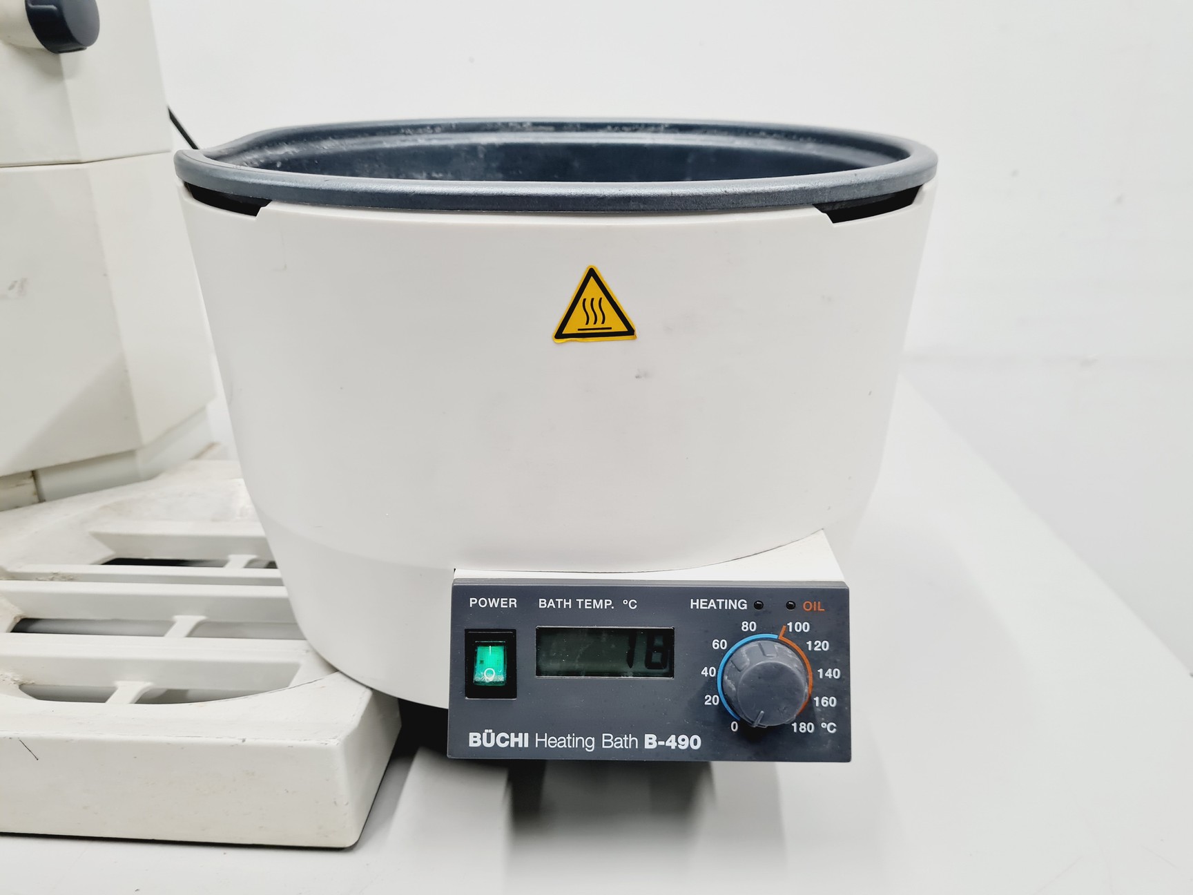 Image of Buchi Rotavapor R-200 and Buchi Heating Bath B-490