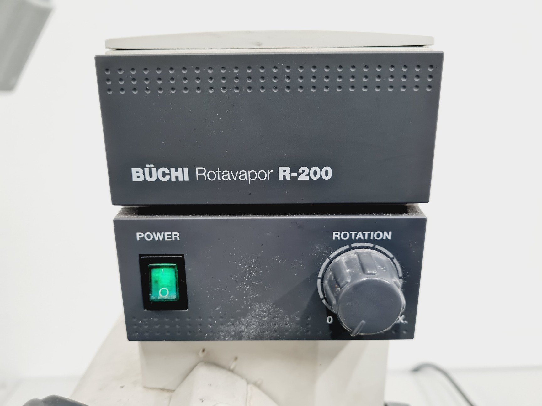 Image of Buchi Rotavapor R-200 and Buchi Heating Bath B-490