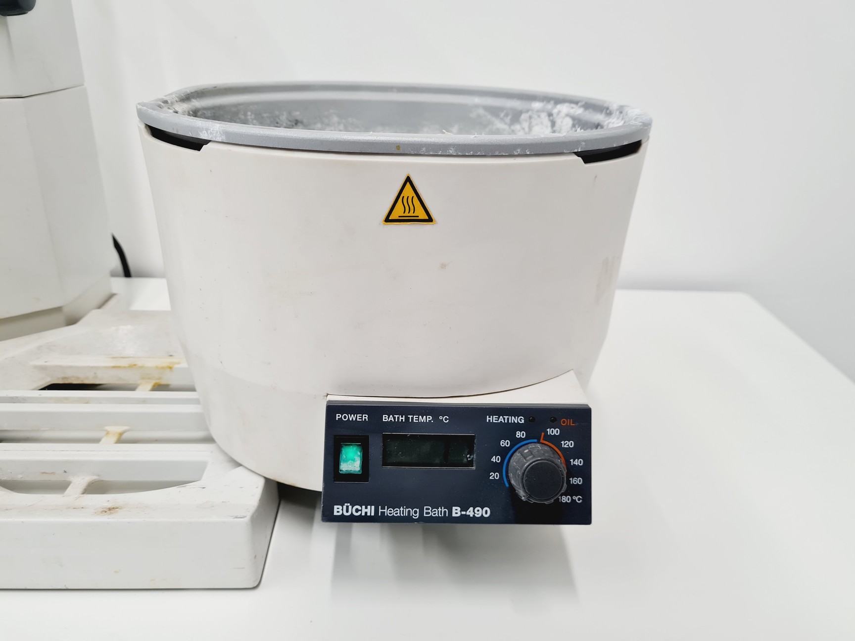 Image of Buchi Rotavapor R-200 and Buchi Heating Bath B-490