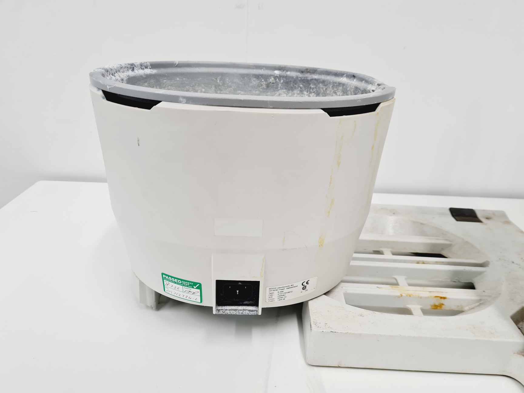 Image of Buchi Rotavapor R-200 and Buchi Heating Bath B-490